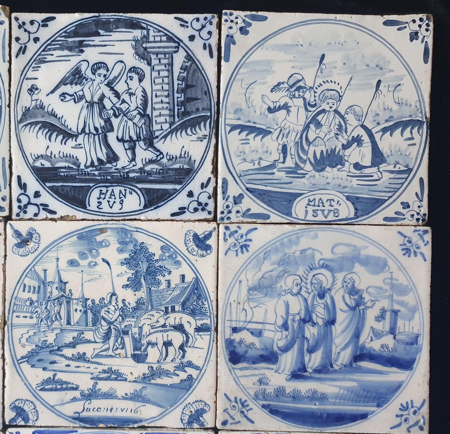 Een set van circa 9 tegels uit de 18e/19e eeuw tilepanel . De tegels tonen een verscheidenheid aan Bijbelse taferelen,  voor backsplash of fireplace.
