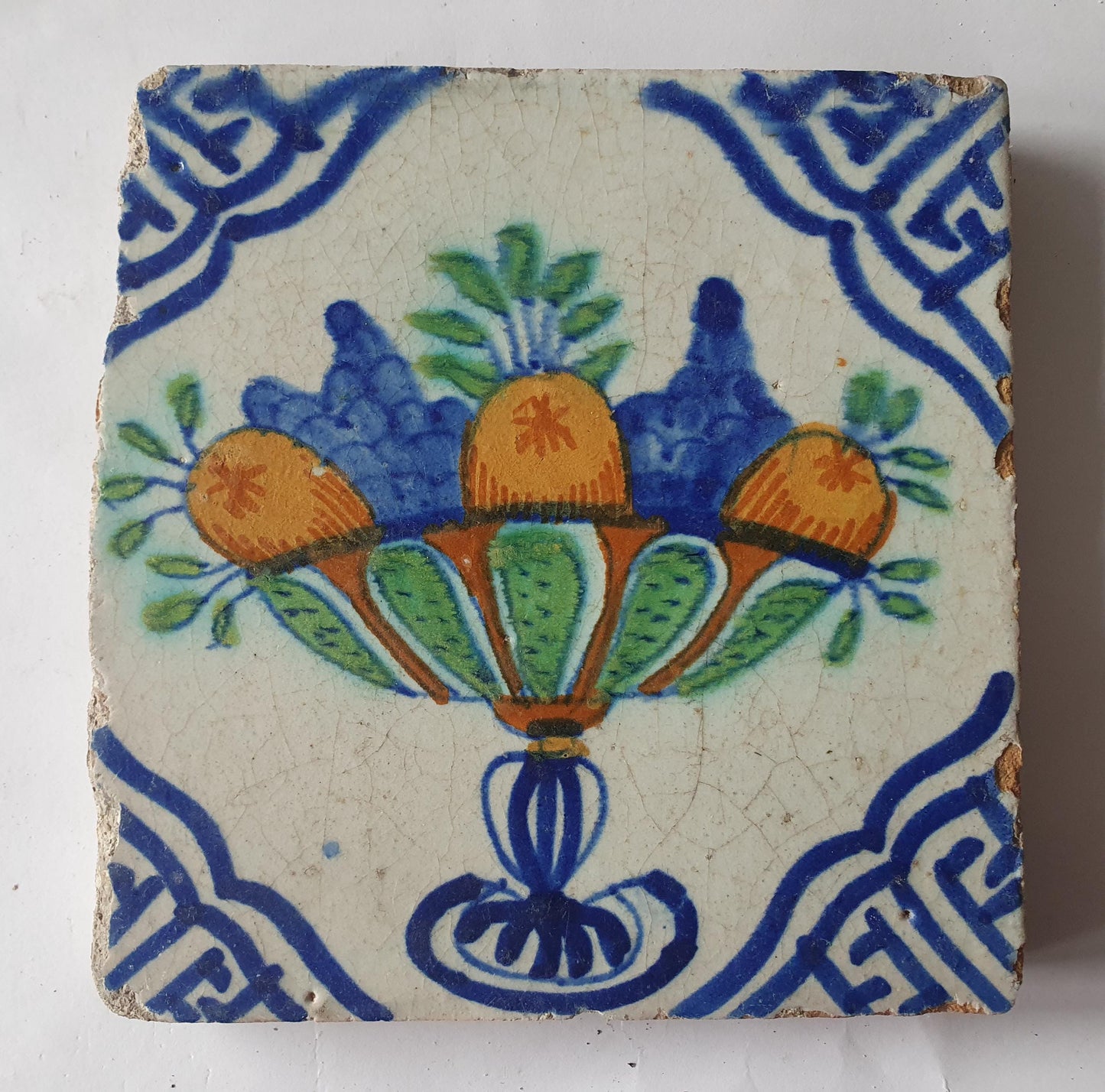Delftse tegel met een fruitschaal ca : 1620-1640, polychroom; antieke Delft Blue Dutch 17e eeuw, verzameltegel, backsplash