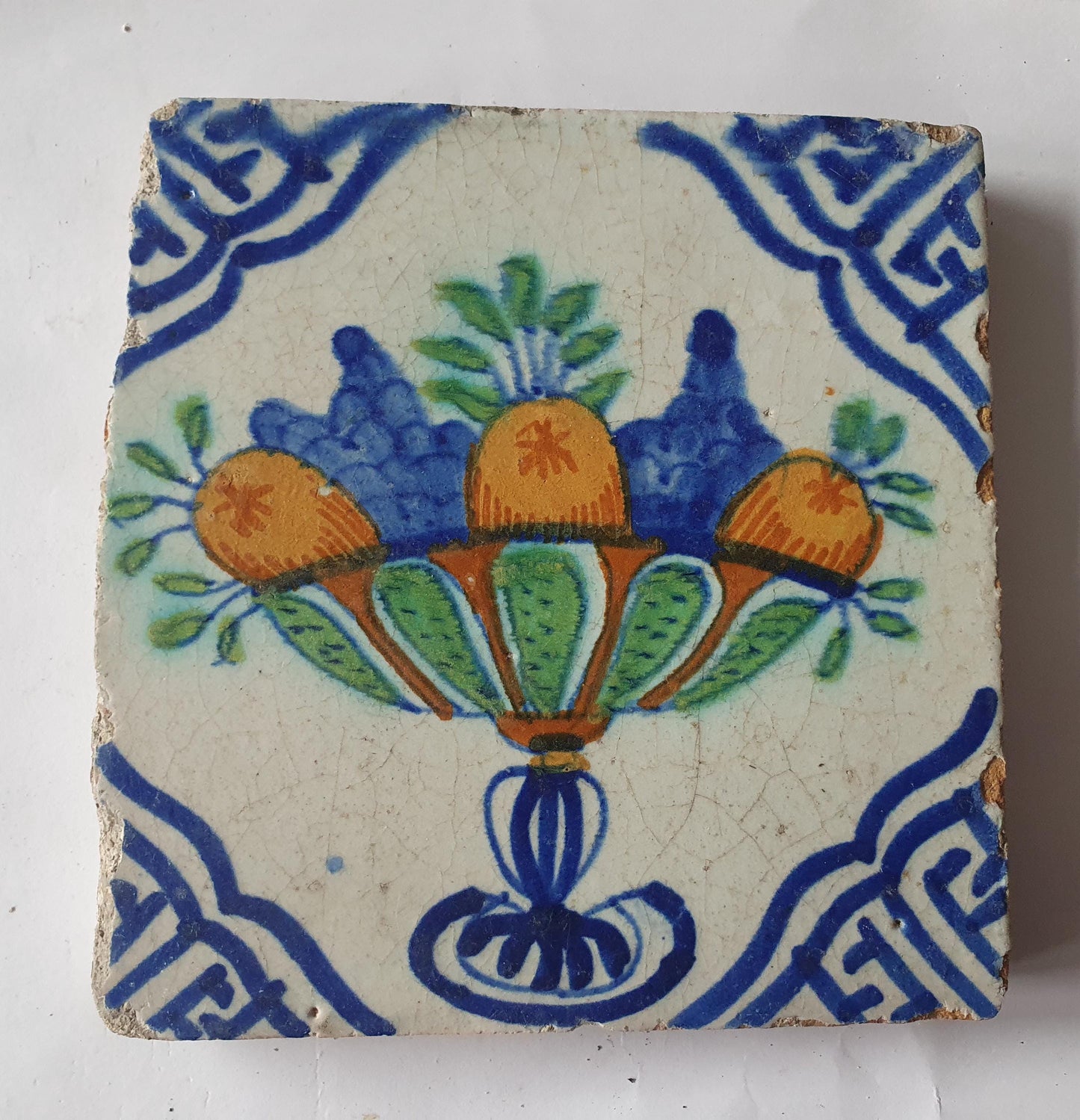 Delftse tegel met een fruitschaal ca : 1620-1640, polychroom; antieke Delft Blue Dutch 17e eeuw, verzameltegel, backsplash