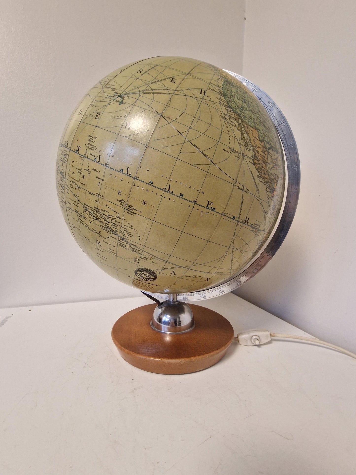 Vintage XL Light Up Glass Globe – JRO verlag Munchen, Germany