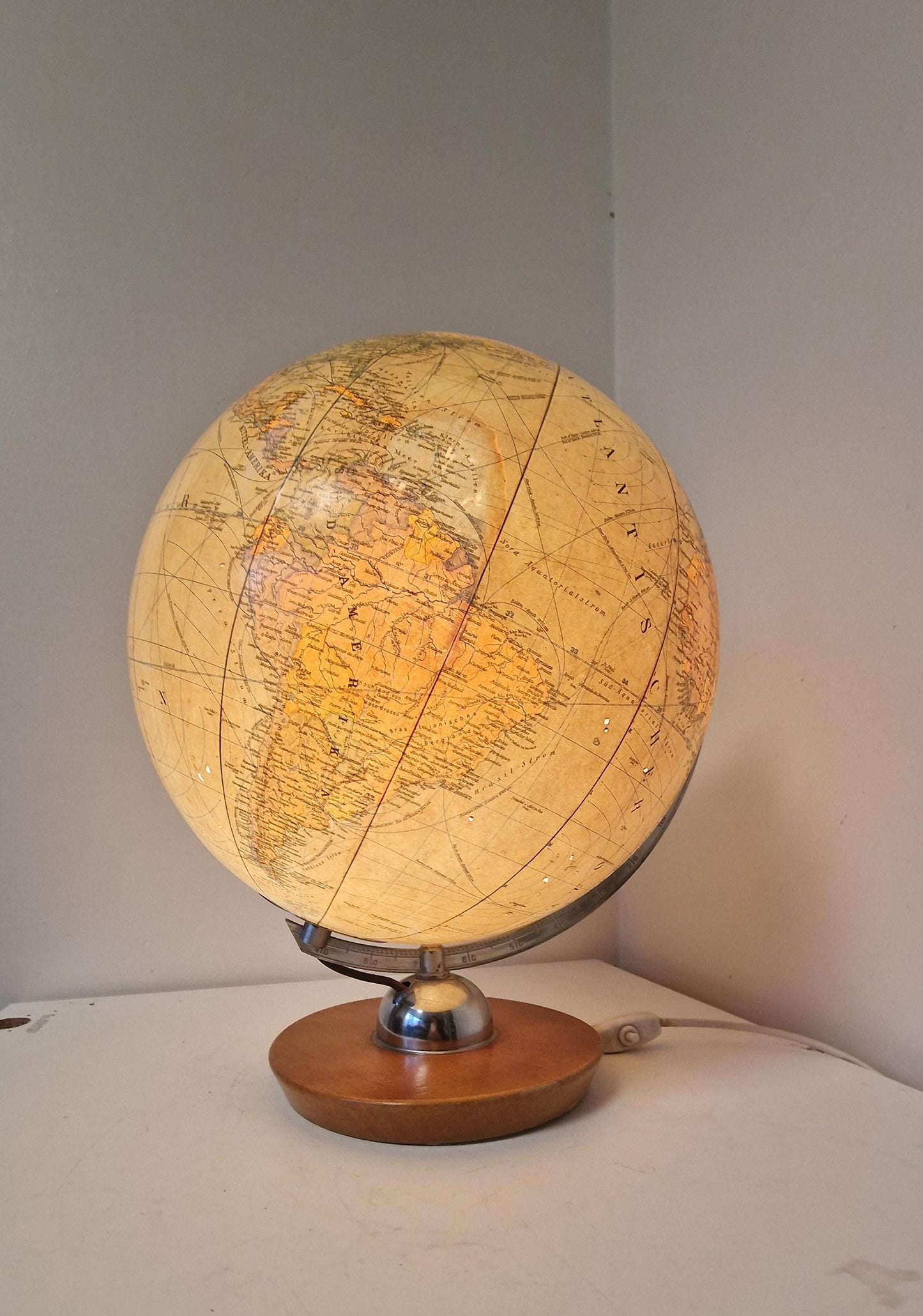 Vintage XL Light Up Glass Globe – JRO verlag Munchen, Germany