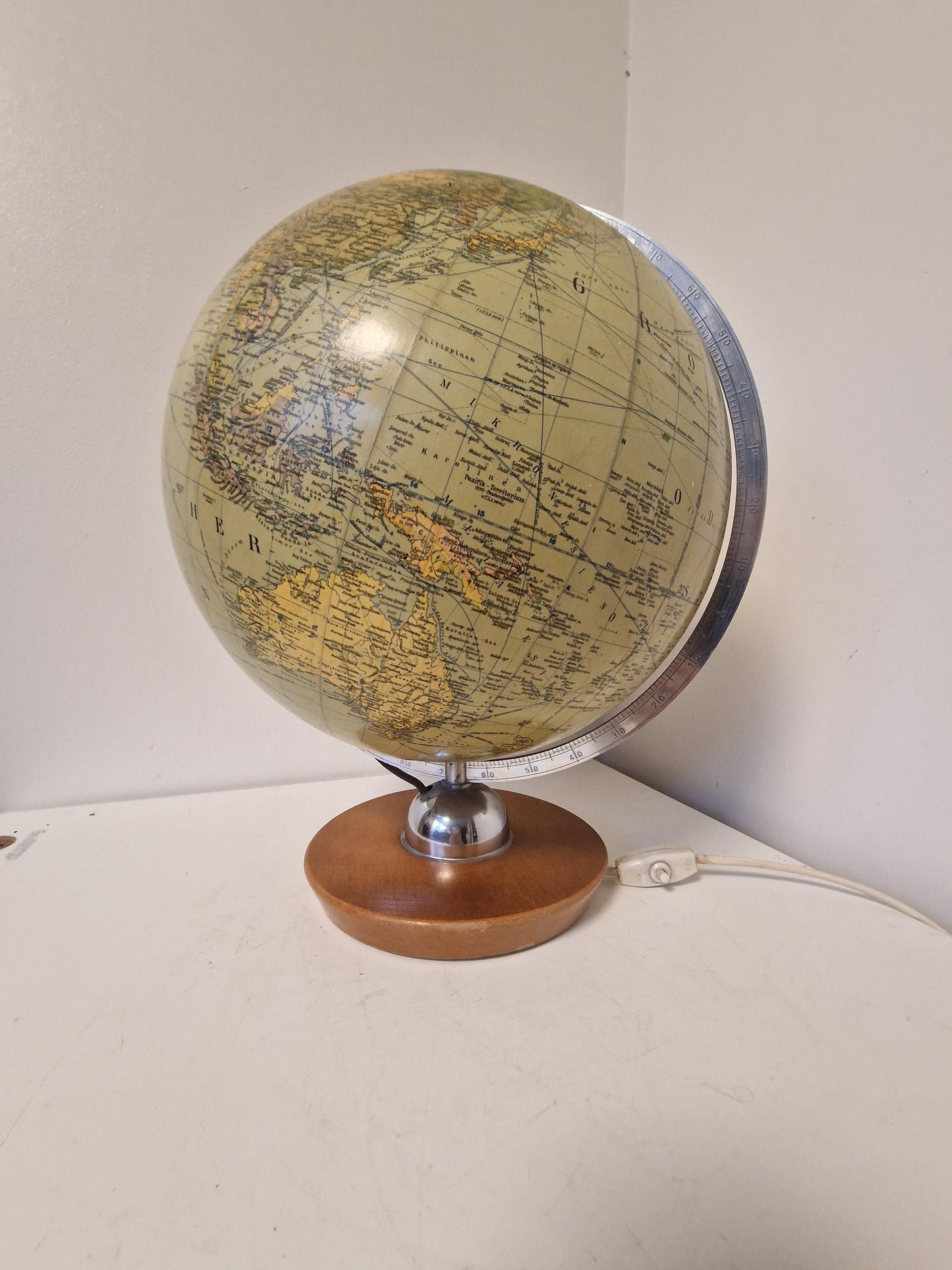 Vintage XL Light Up Glass Globe – JRO verlag Munchen, Germany