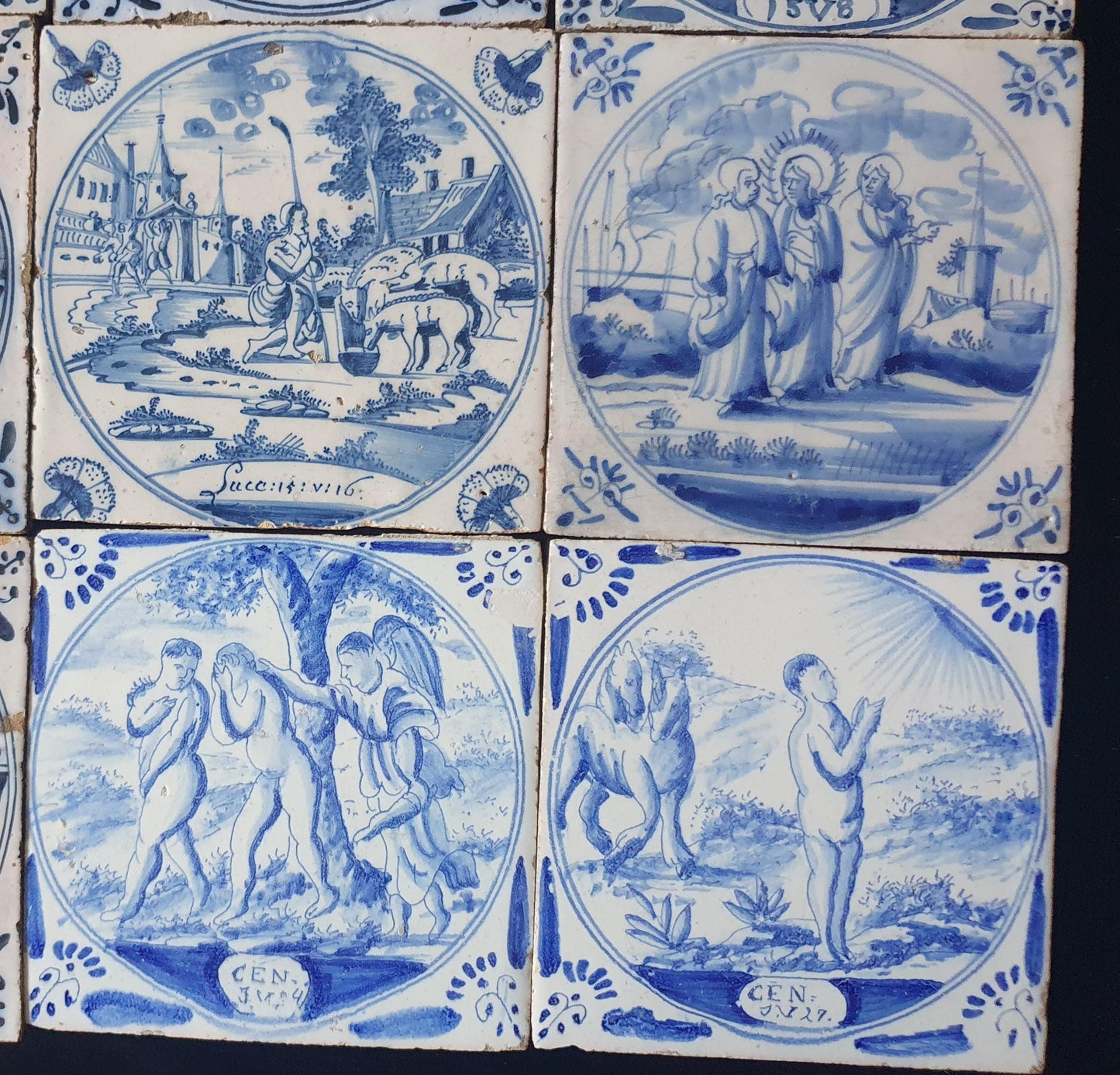 Een set van circa 9 tegels uit de 18e/19e eeuw tilepanel . De tegels tonen een verscheidenheid aan Bijbelse taferelen,  voor backsplash of fireplace.