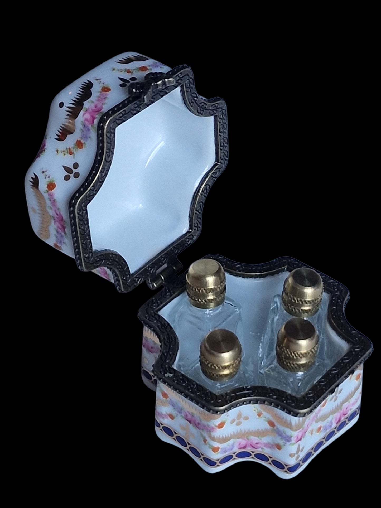 Perfume cascet porcelain with 4 perfume bottles, romantic