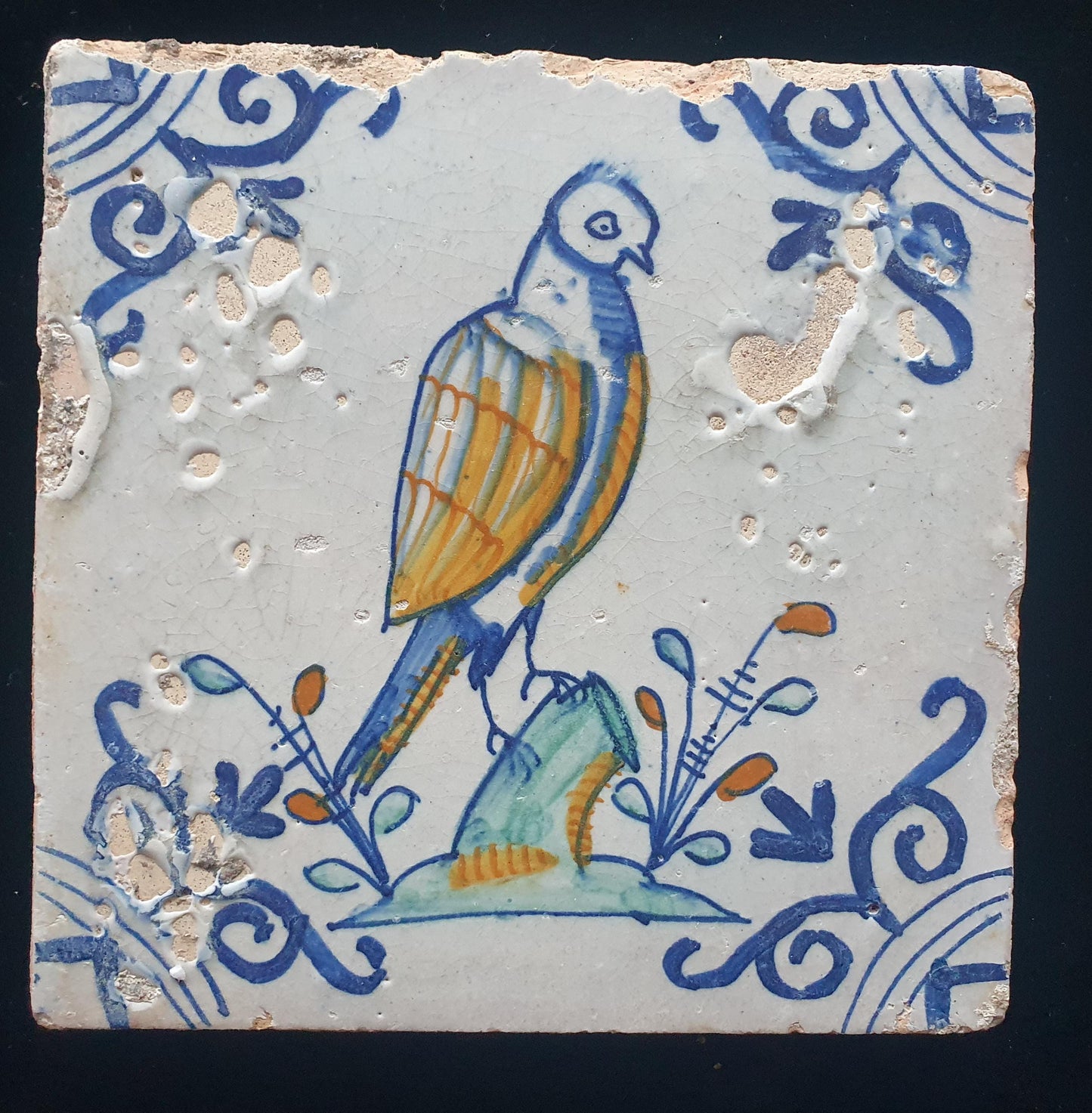 Delftse tegel met een grote vogel, polychroom; dateert rond 1640; antieke Delft Blue Dutch 17e eeuw, verzameltegel, backsplash, fireplace