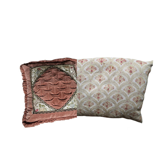 A set of 2 opulent victorian cushions, Sierkussens, filled feather, vintage cushion pillow gobelin