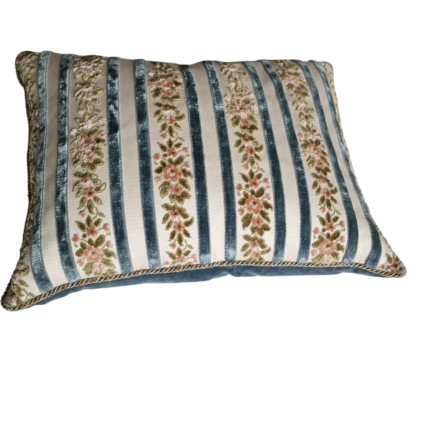 A set of 2 opulent victorian cushions, Sierkussens, filled feather, vintage cushion pillow gobelin