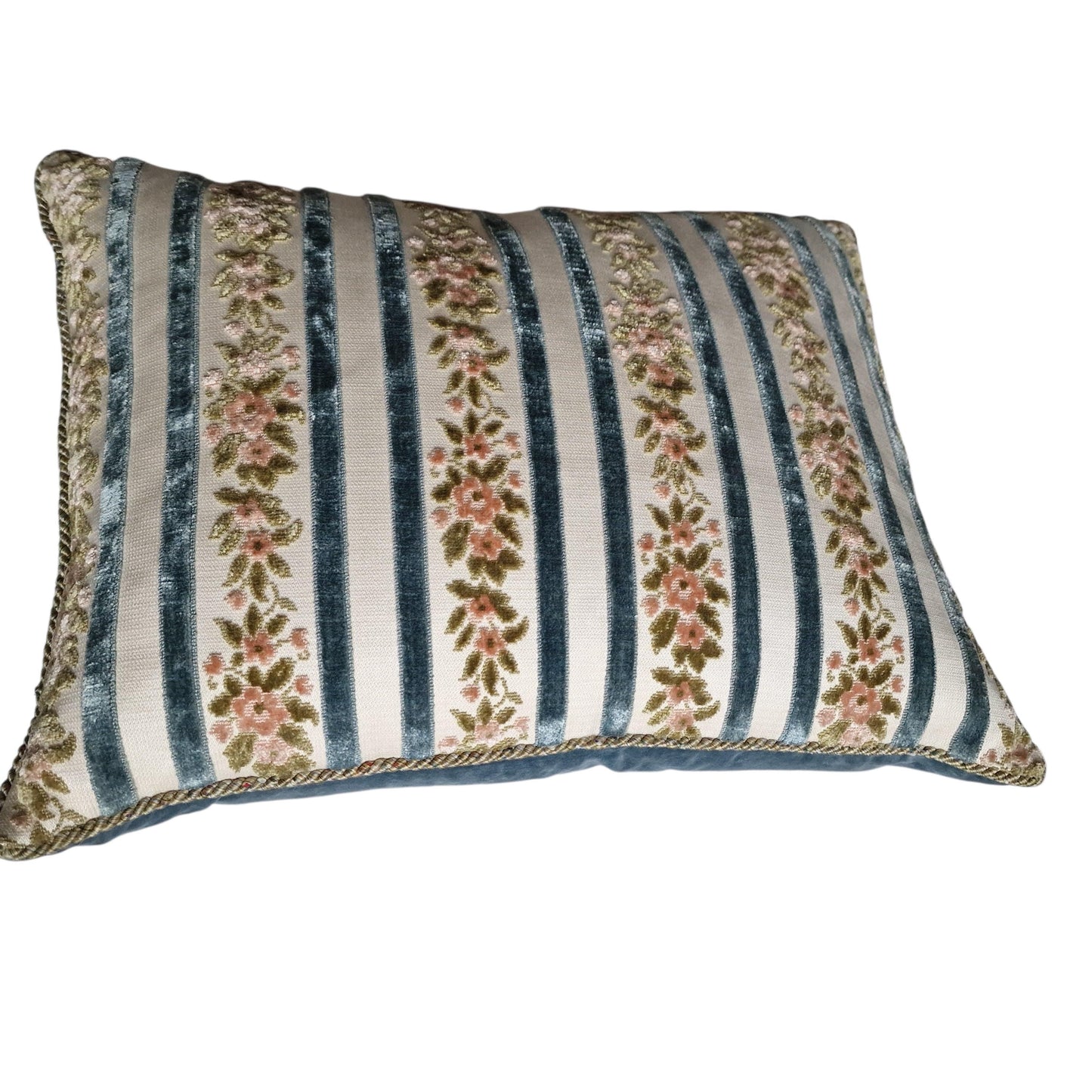 A set of 2 opulent victorian cushions, Sierkussens, filled feather, vintage cushion pillow gobelin
