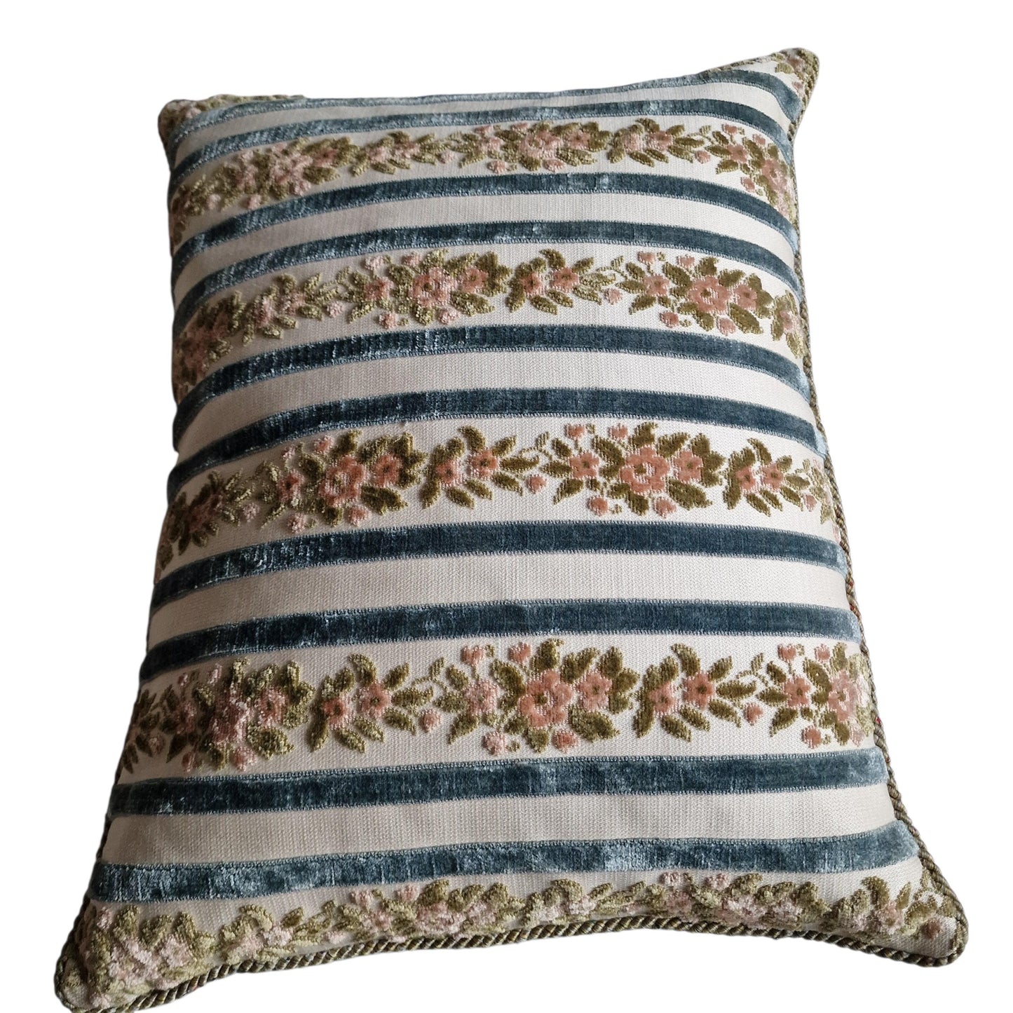 A set of 2 opulent victorian cushions, Sierkussens, filled feather, vintage cushion pillow gobelin