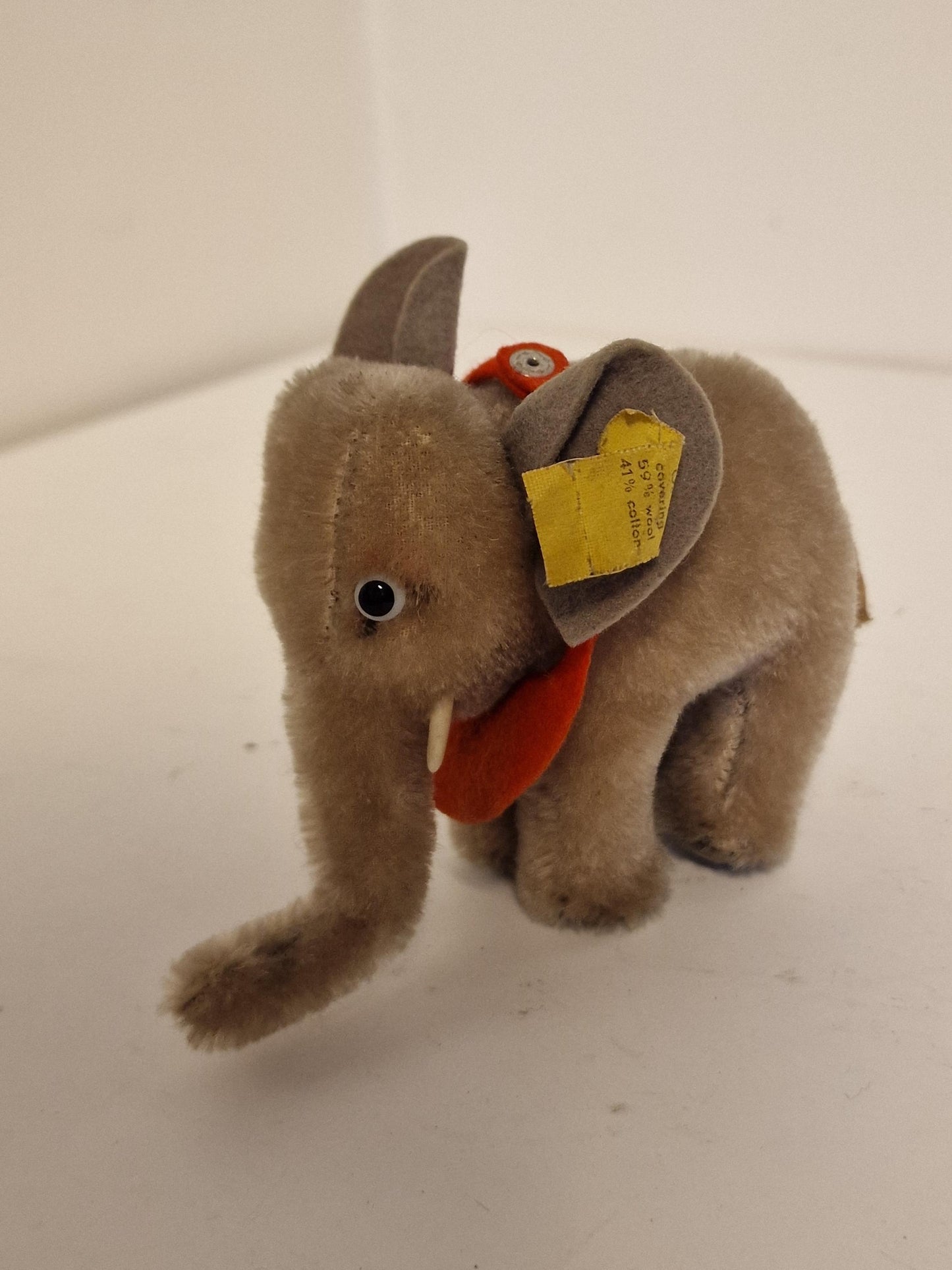 Steiff elephant vintage, old olifant  beestje met label toy nr 6013.00