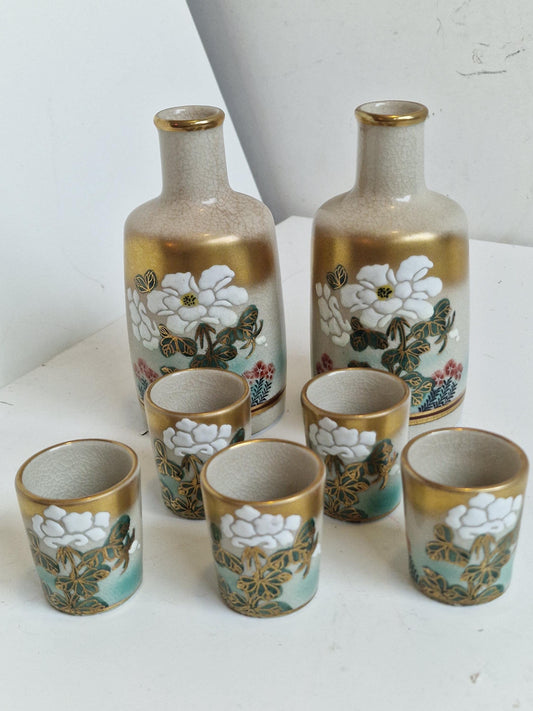 Vintage sake kutani plus Carole Stupell Signed Asian Glass Plate Charger with Sake Set