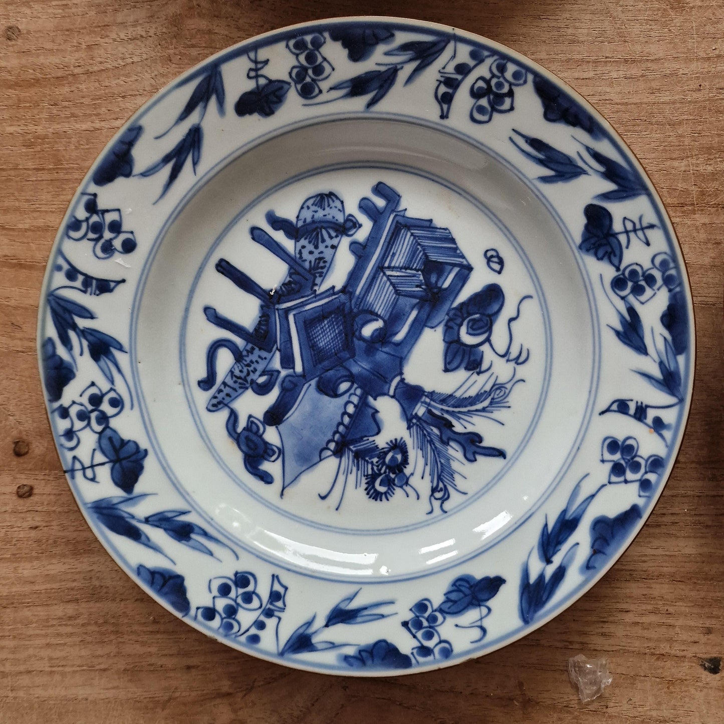 Set of 6 Antique Chinese Export Porcelain Plates, Qianlong Era, 18th Century, very nice