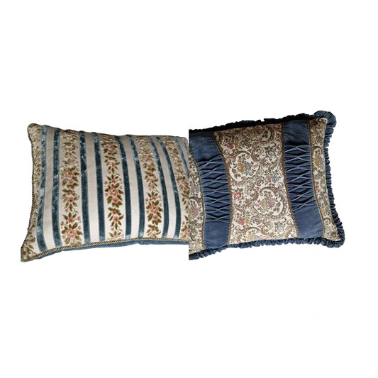 A set of 2 opulent victorian cushions, Sierkussens, filled feather, vintage cushion pillow gobelin