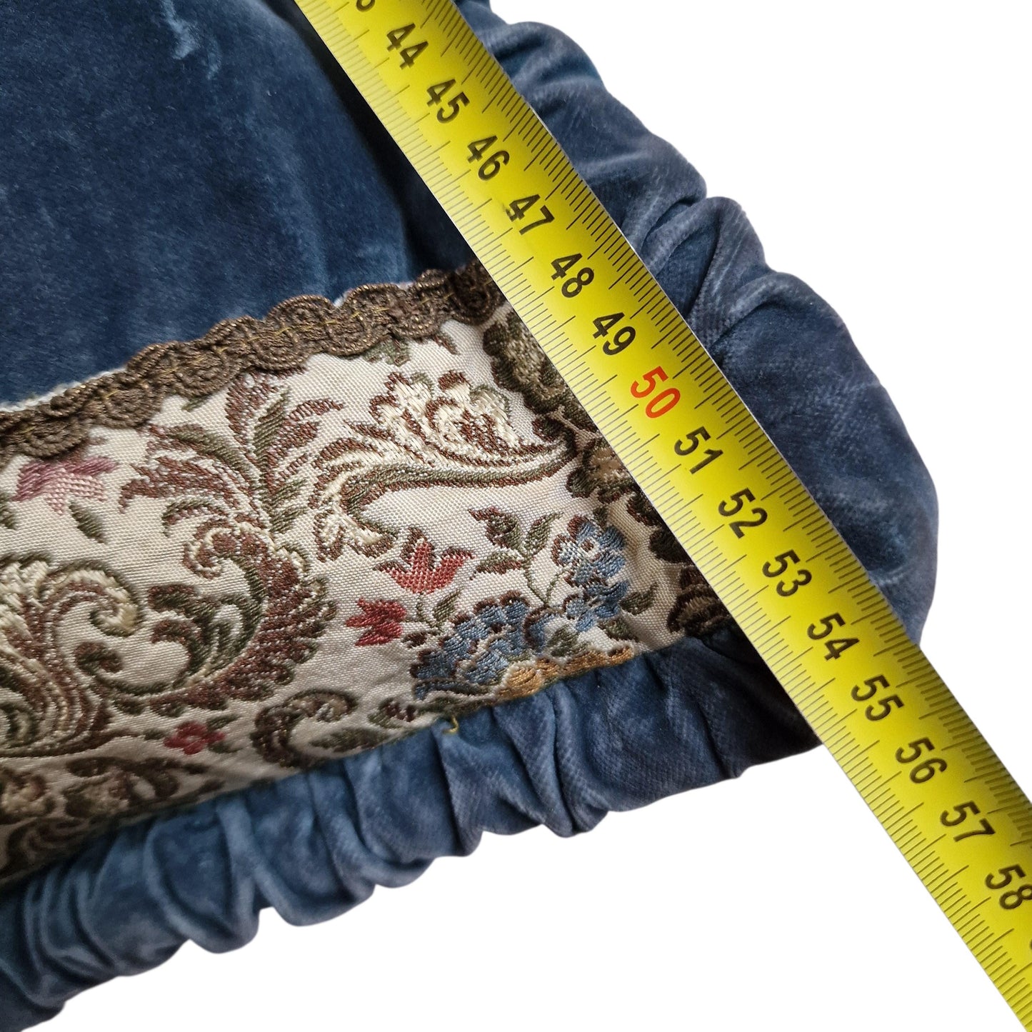 A set of 2 opulent victorian cushions, Sierkussens, filled feather, vintage cushion pillow gobelin