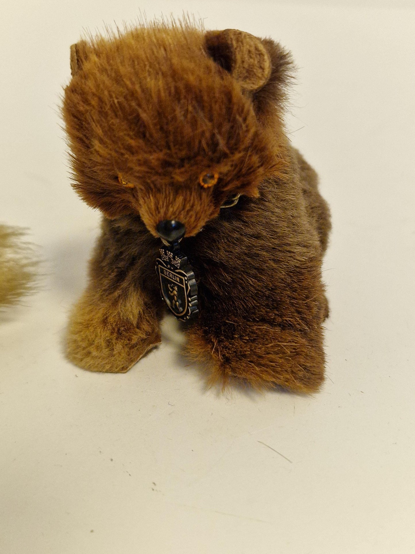 2 vintage beestjes met bont fur knuffel diertjes animal berlin mcm midcentury tourism