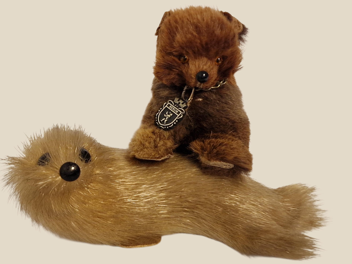 2 vintage beestjes met bont fur knuffel diertjes animal berlin mcm midcentury tourism