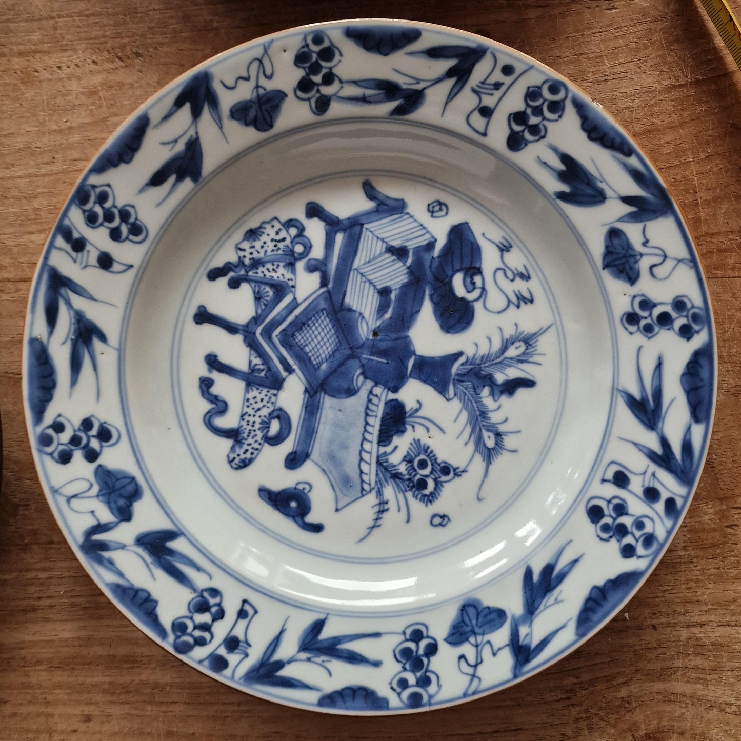 Set of 6 Antique Chinese Export Porcelain Plates, Qianlong Era, 18th Century, very nice