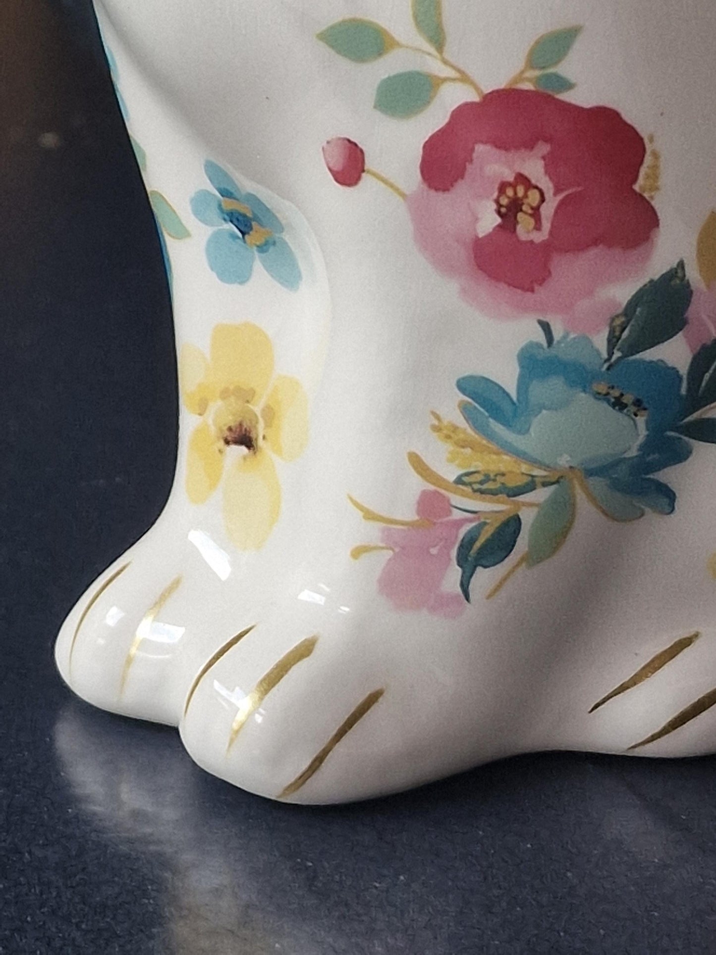 Laura Ashley - adorable bunnies, a set of flowered easterbunnies hare