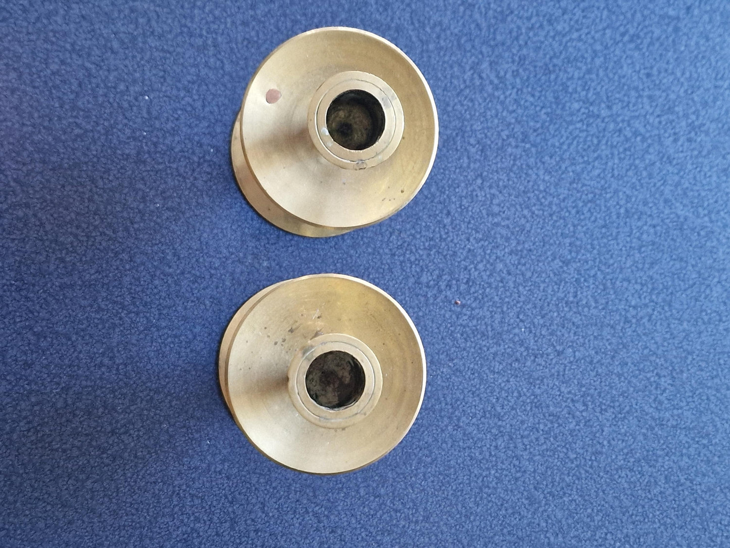 stel antieke kandelaars. Schotelkandelaars, a pair of copper brass authentic antique candlesticks candle holder