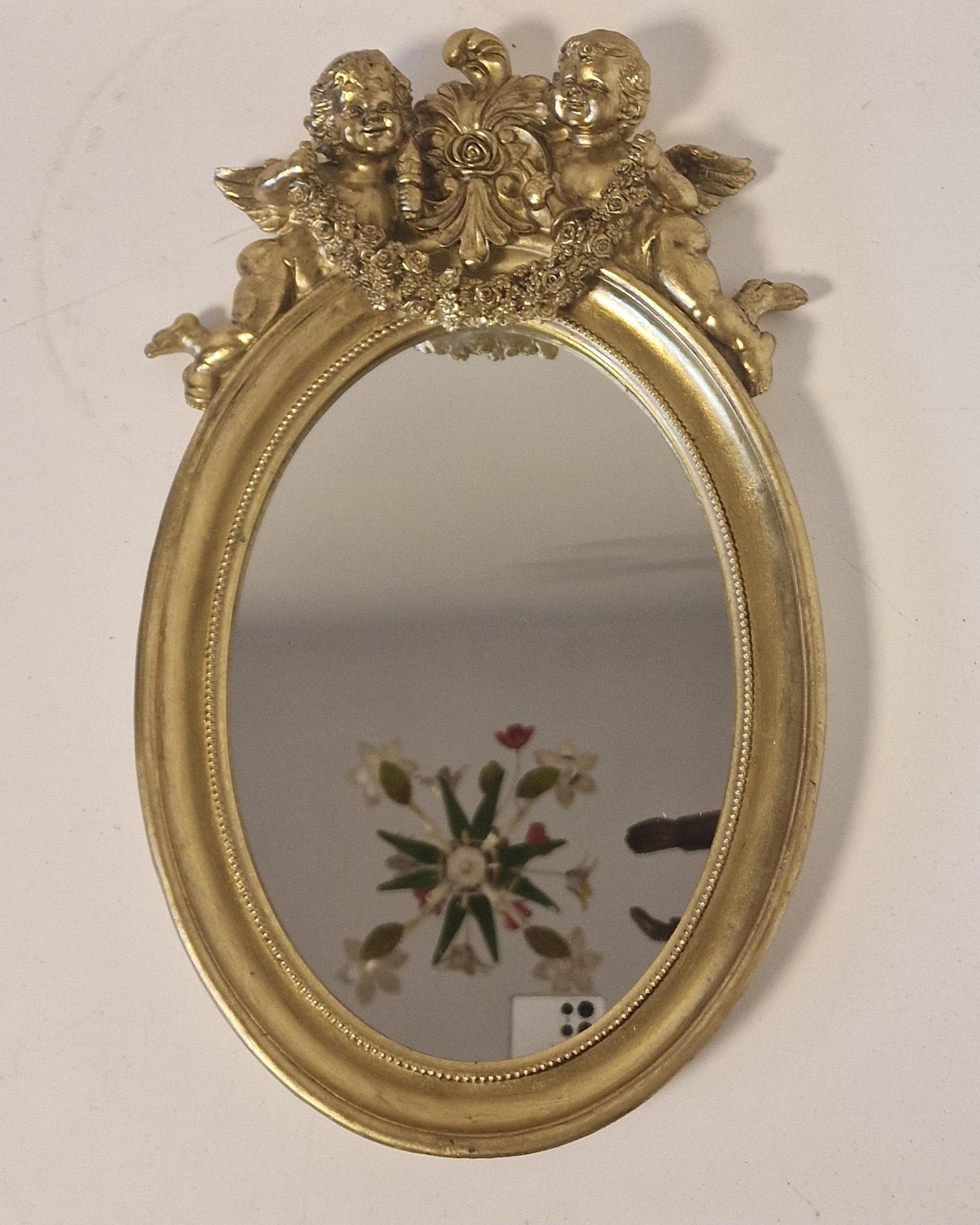 Louis XVI Gold oval Mirror, Cherubs Detail