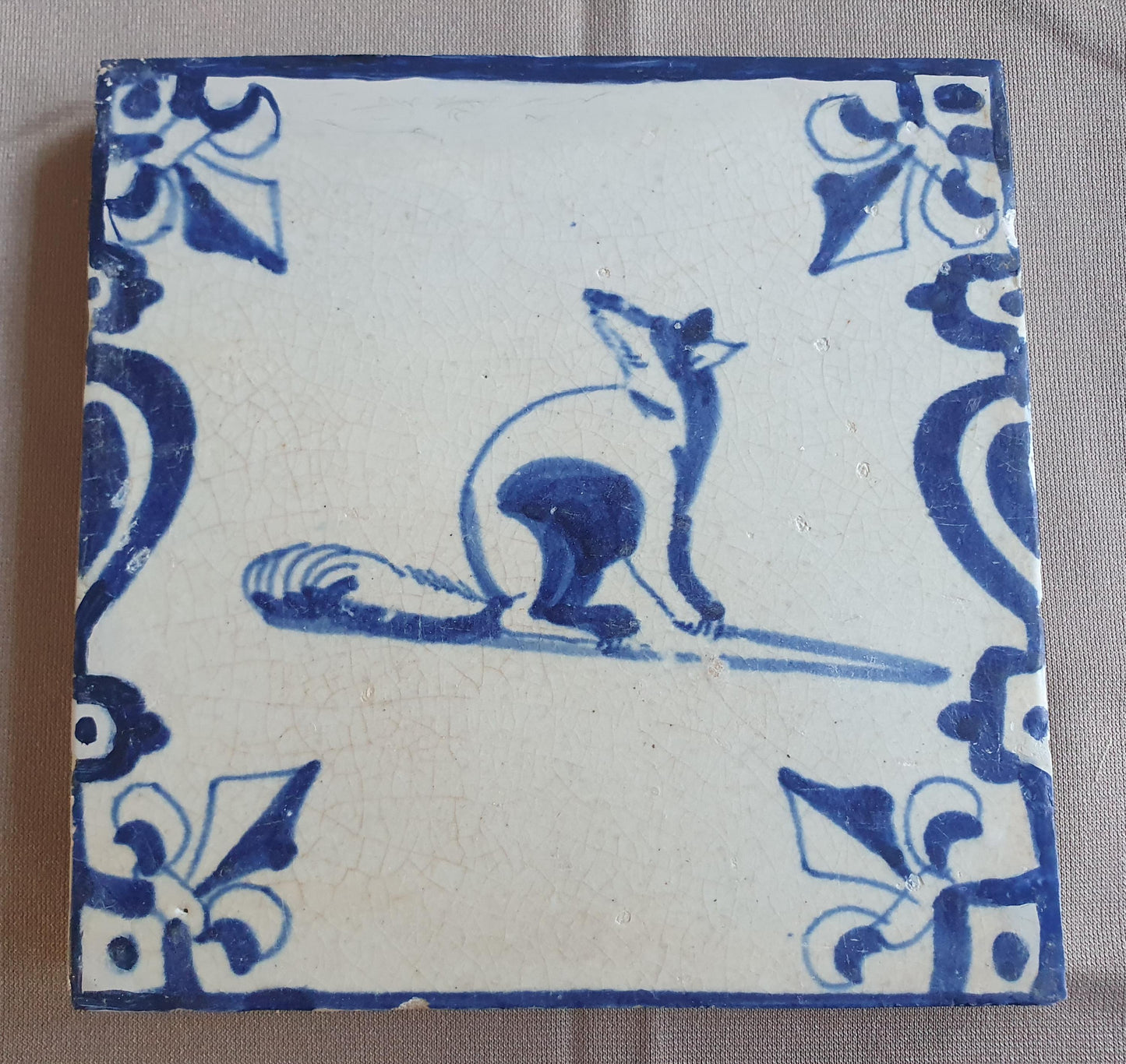 Dutch Delft  Tile, Fox in baluster, 17th century blue walltile, ca 1630