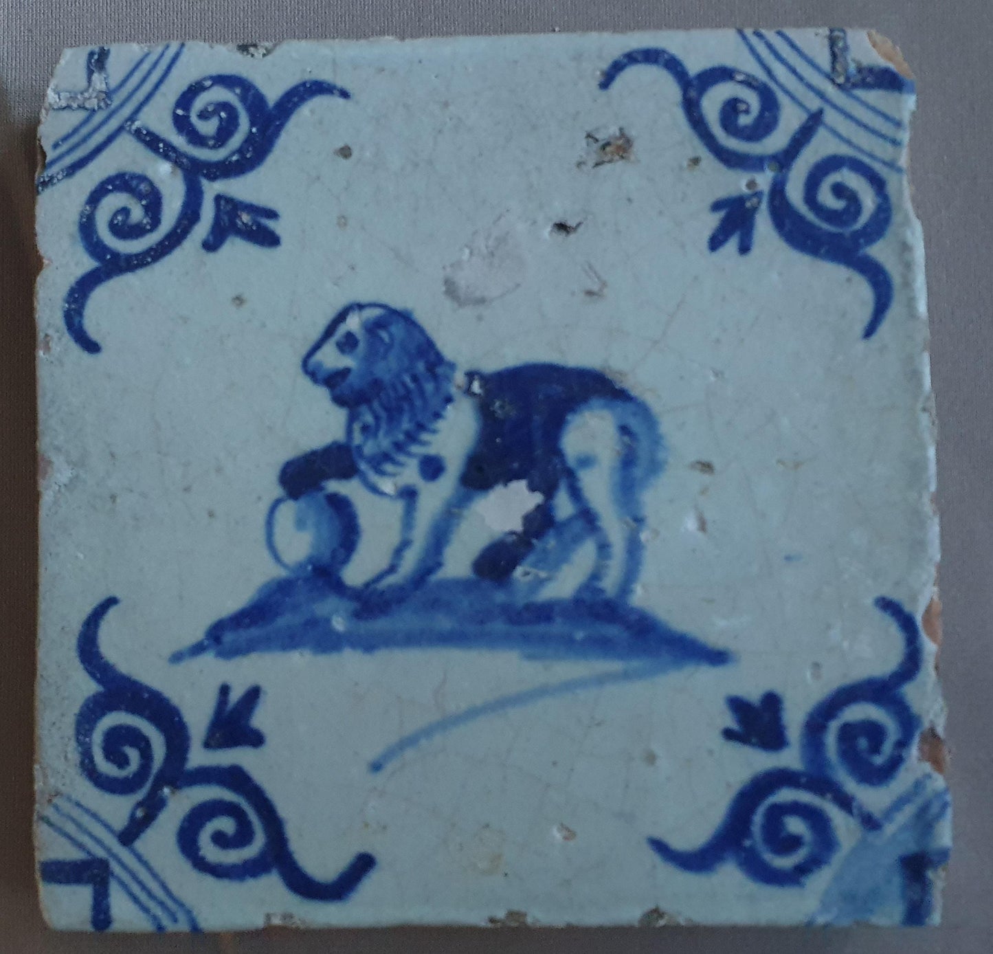 Dutch Delft Tile, Leon , 17th century blue walltile, ca 1640