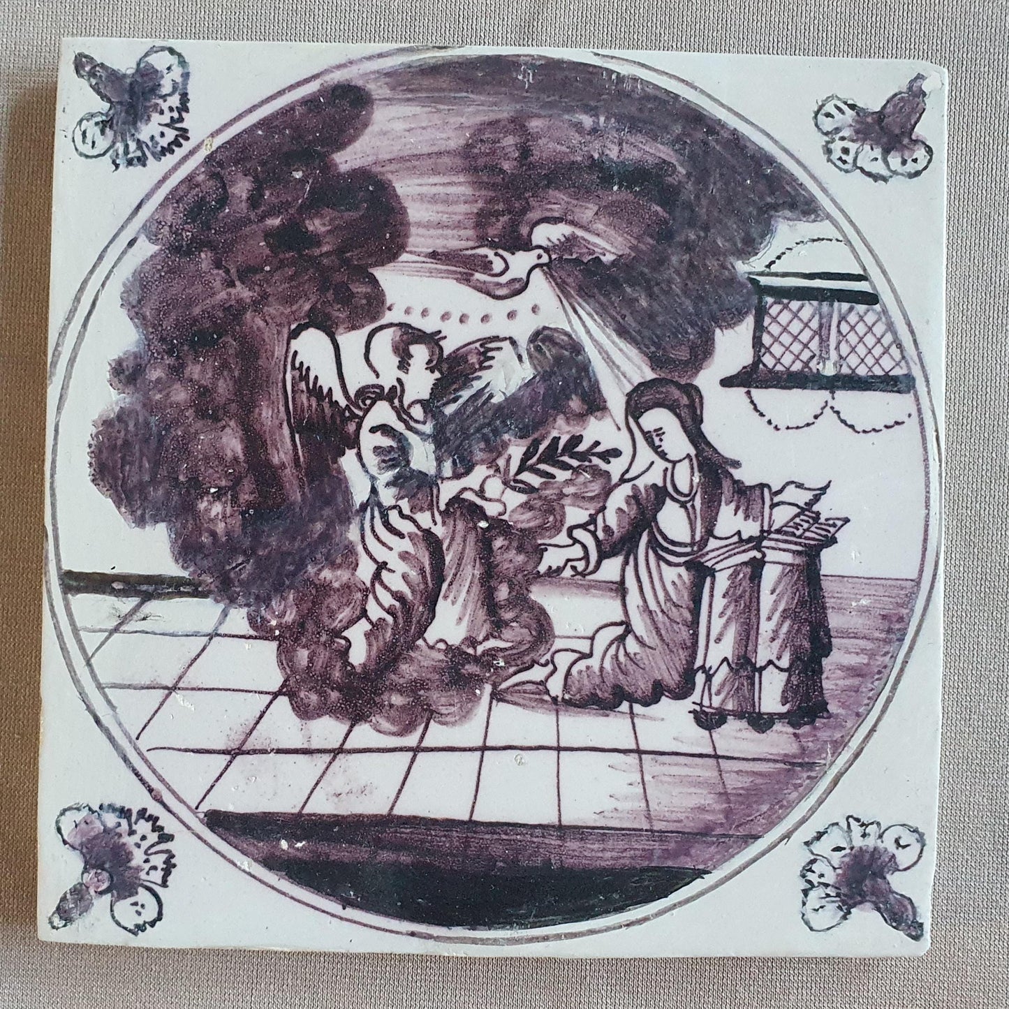 Antique Delft mangaan tile, Biblical Scene, Oxhead Corner Motif, 18th