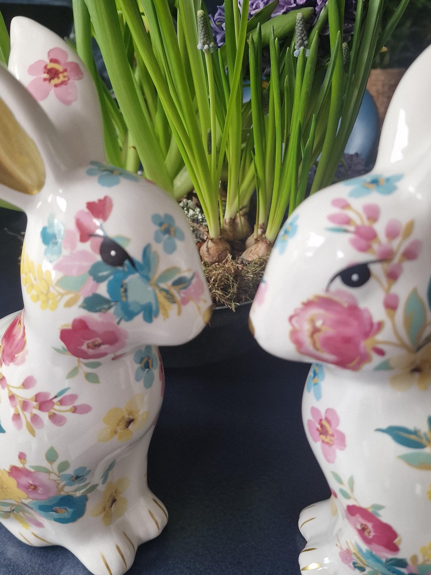 Laura Ashley - adorable bunnies, a set of flowered easterbunnies hare