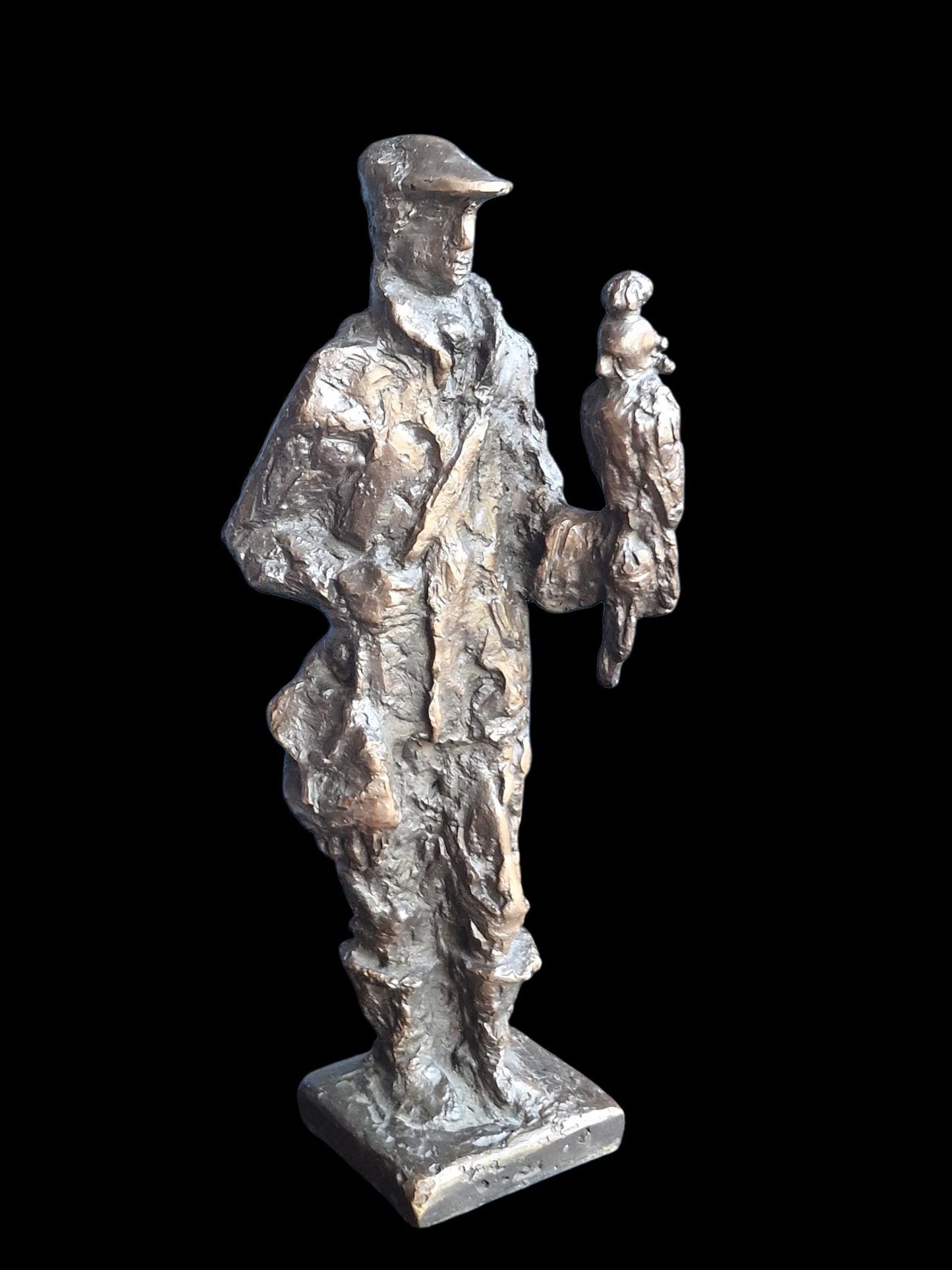 Willy van der Put Bronze Falconer witj falcon, Sculpture – Signed Dutch Falconry Art Figure