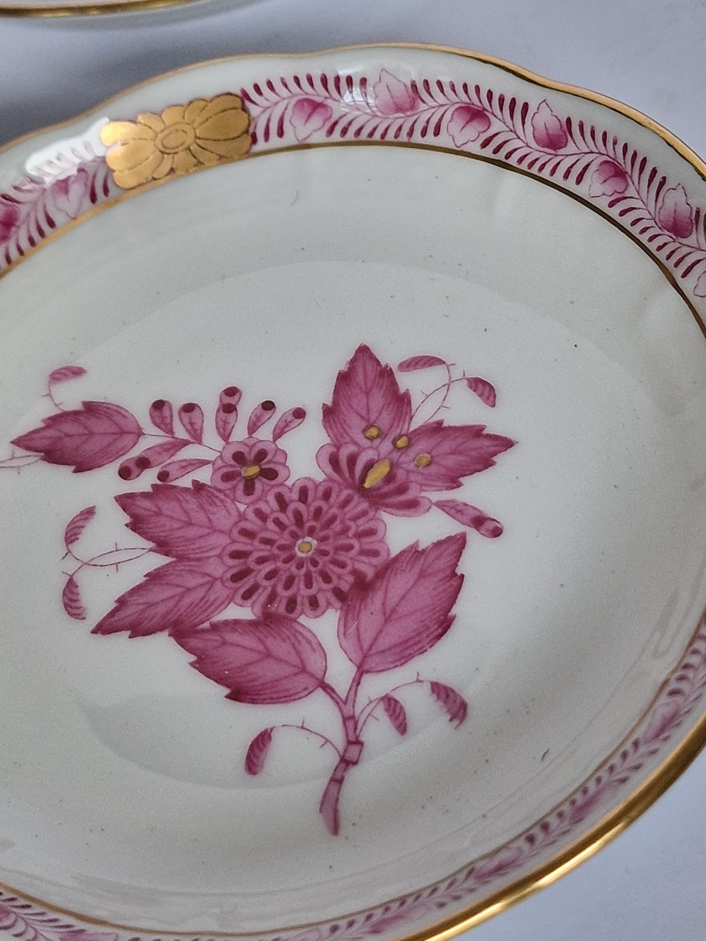 Set of 4 Herend Hungary dessert dishes Apponyi Red Floral Design