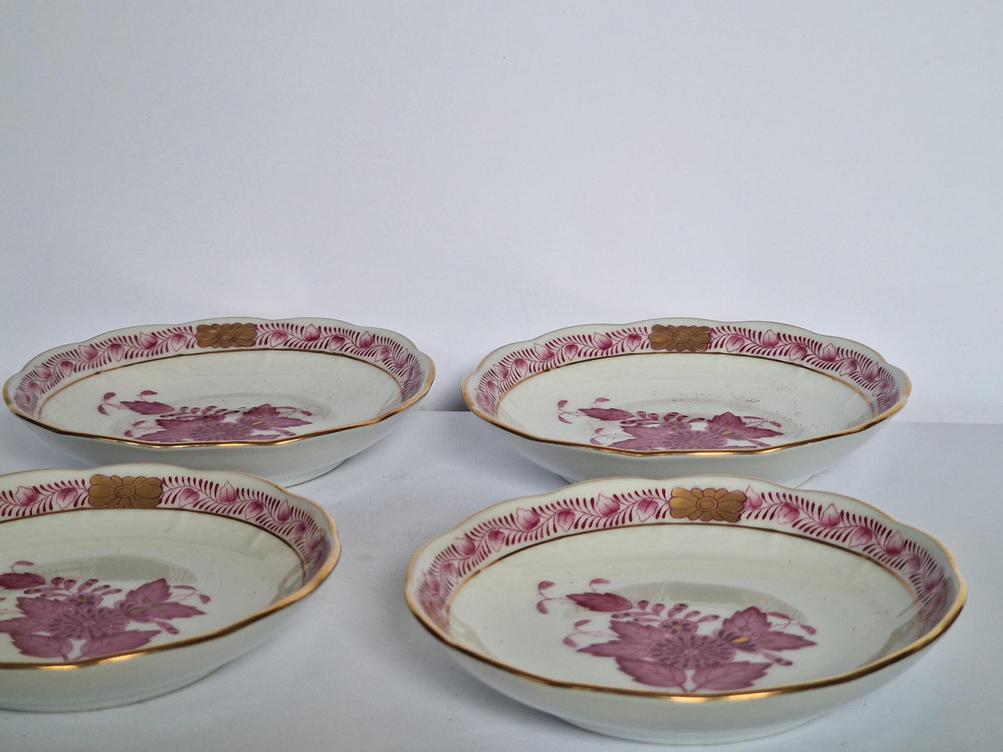 Set of 4 Herend Hungary dessert dishes Apponyi Red Floral Design