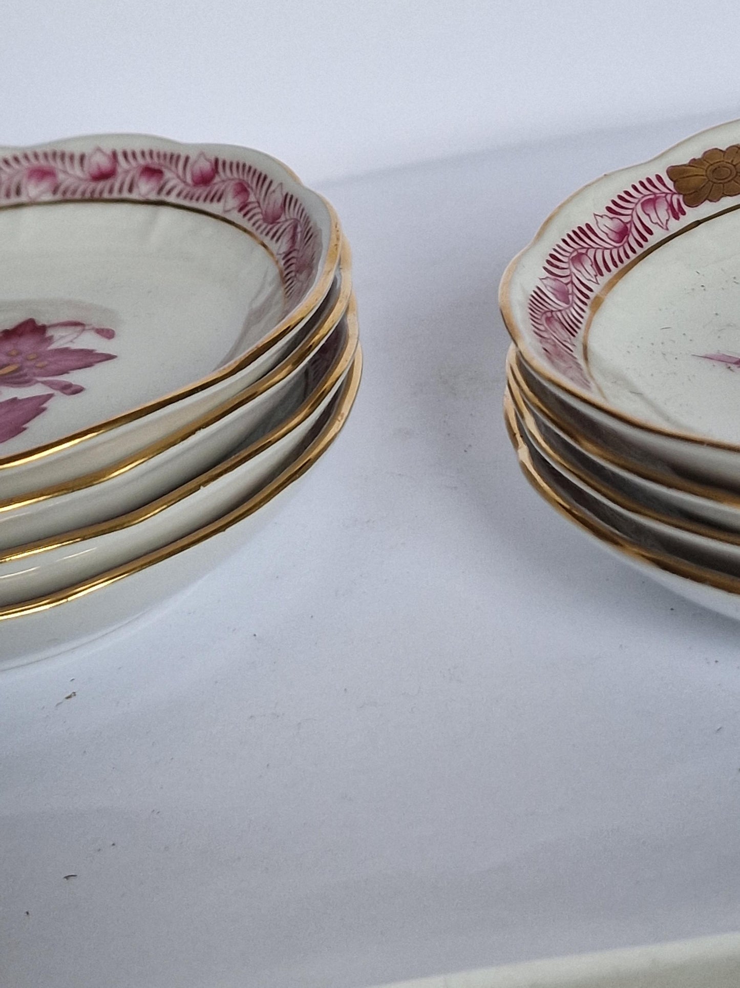 Set of 4 Herend Hungary dessert dishes Apponyi Red Floral Design