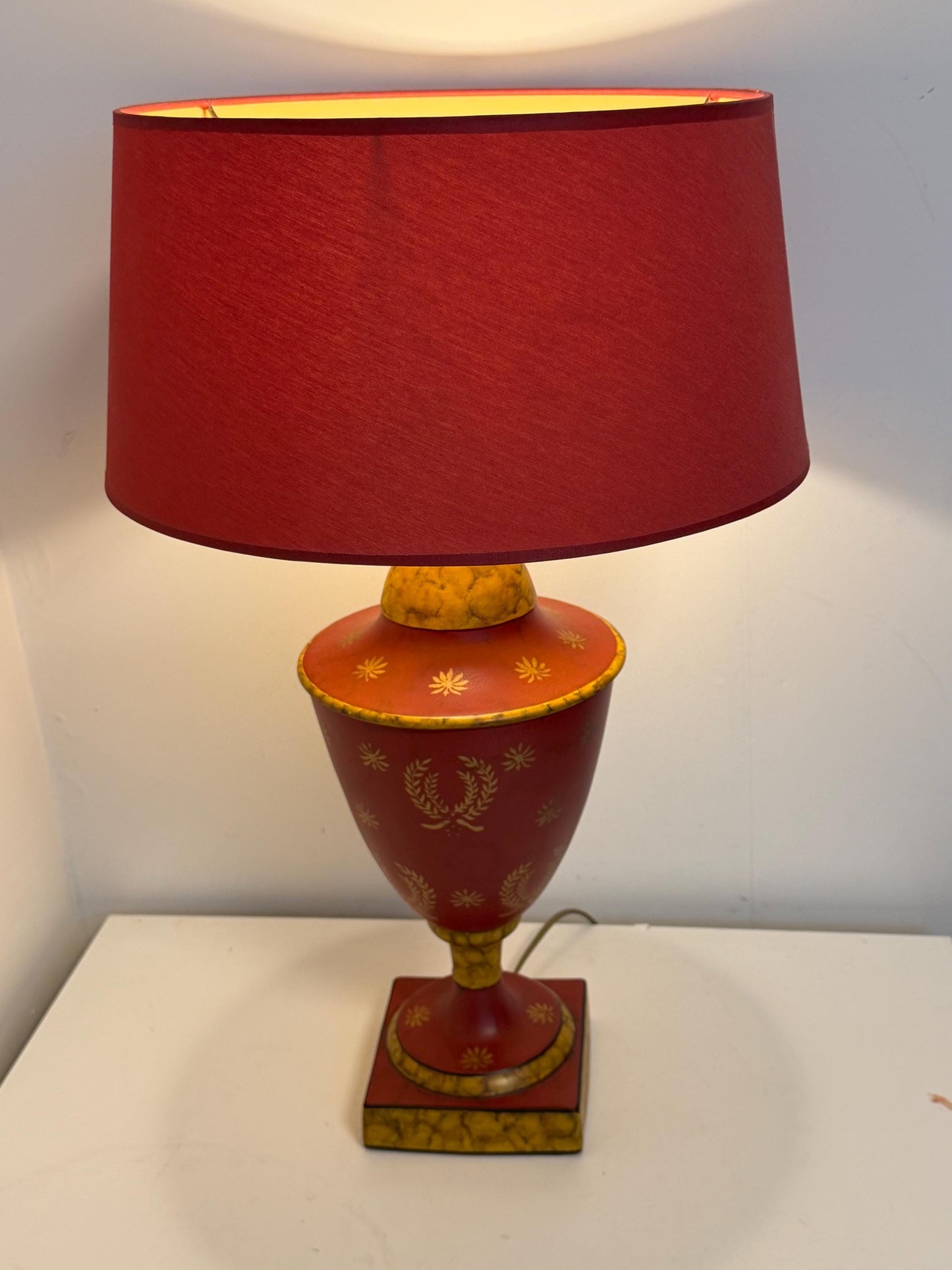 French Art Nouveau deep red Table Lamp, Antique Kastanje, Circa 1910-1920, luxury estate lamp, rewired, perfect condition