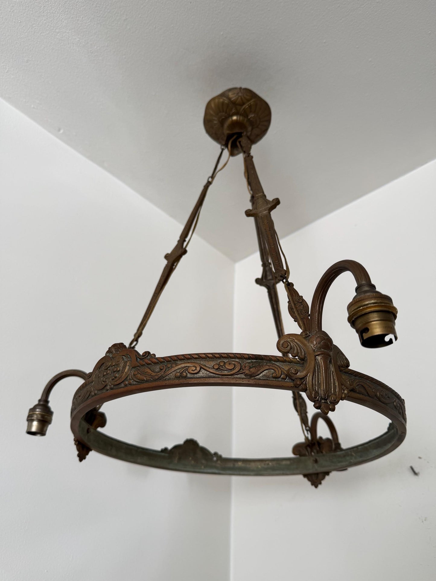 French Transition Art Nouveau–Art Deco Chandelier by Degué (David Guéron), France, circa 1925–1930, signed, rare brass lustre