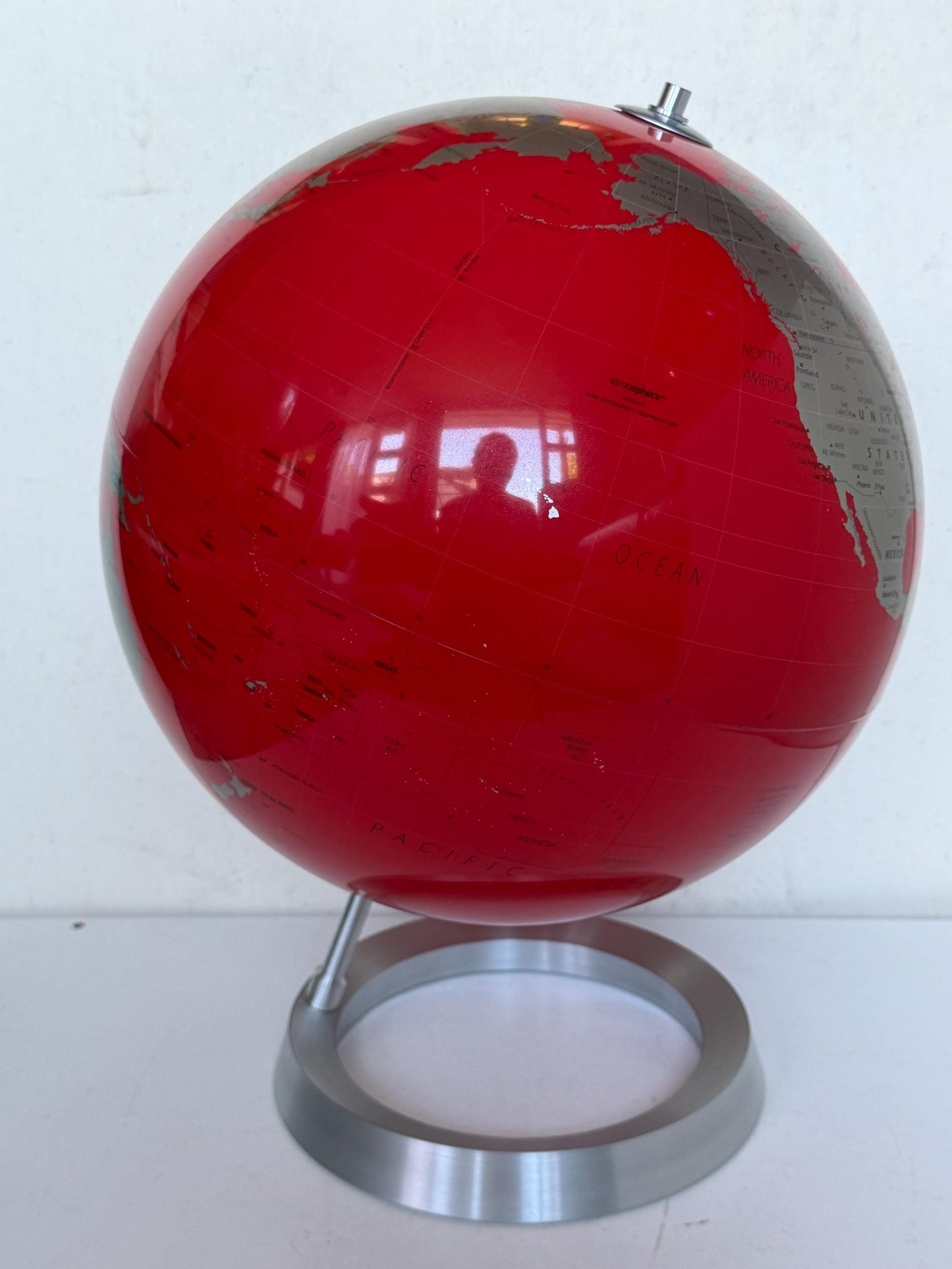 Atmosphere Full Circle Vision Red Design Globe