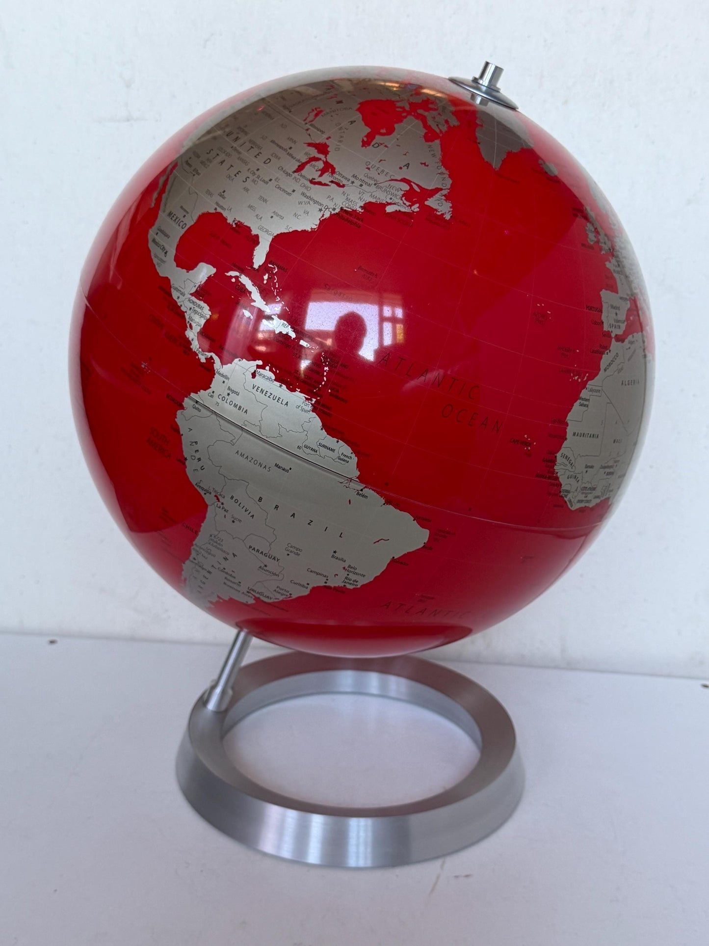 Atmosphere Full Circle Vision Red Design Globe