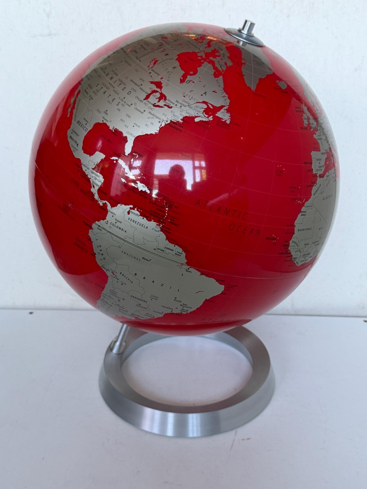 Atmosphere Full Circle Vision Red Design Globe