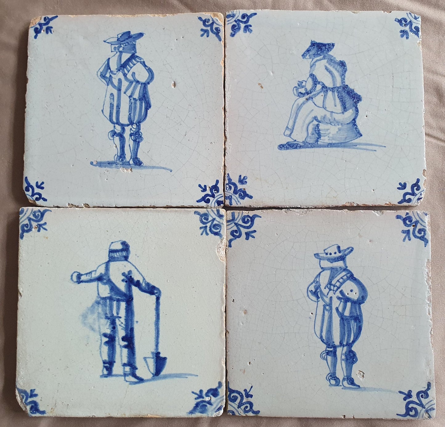 4 x Antique Delft Tiles - 1660-1660 People  Design, Holland.