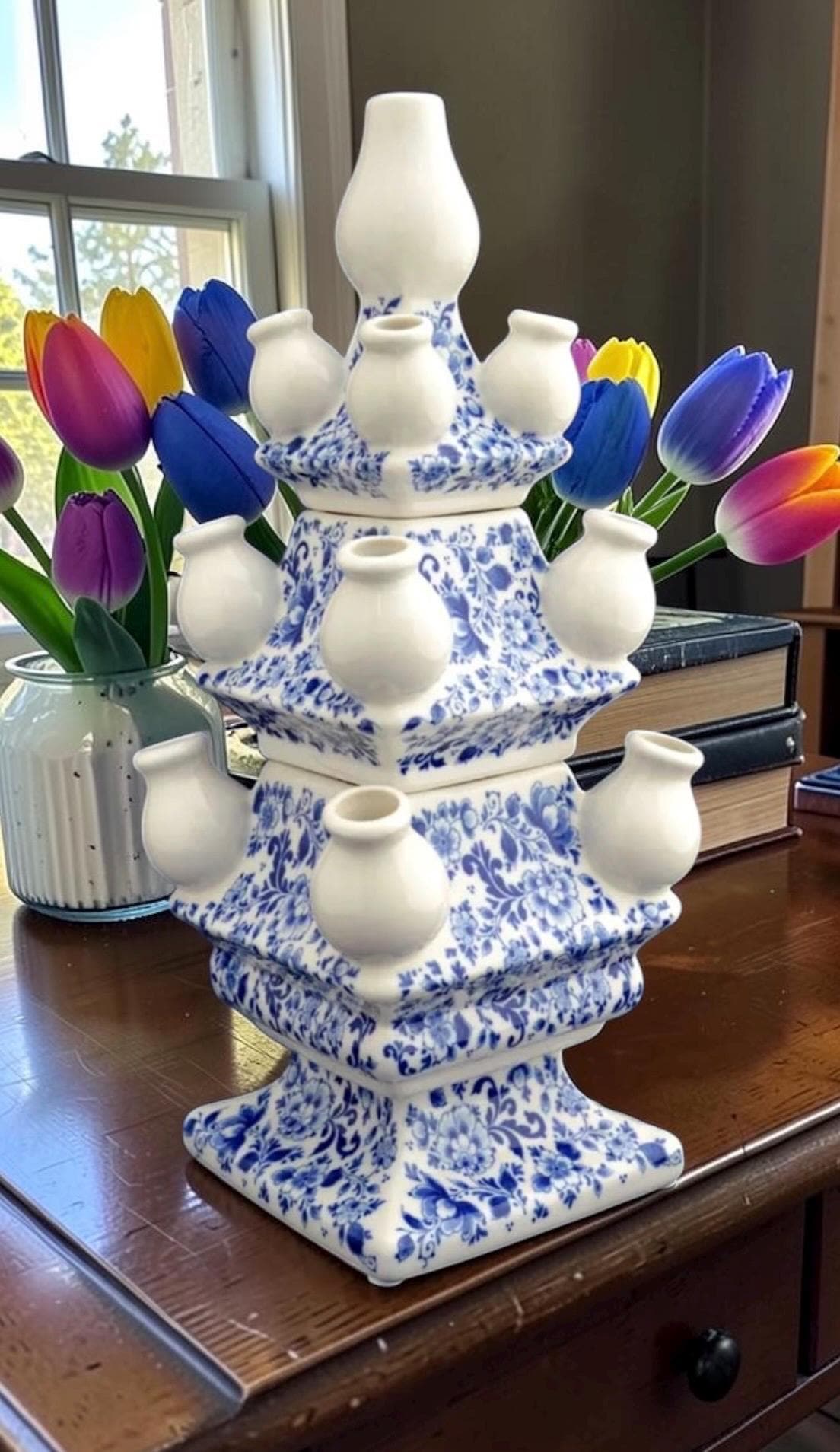 Delft blue Holland Tulip Vase, Dutch, Gallery vase,  vintage, Mint Condition Ceramic