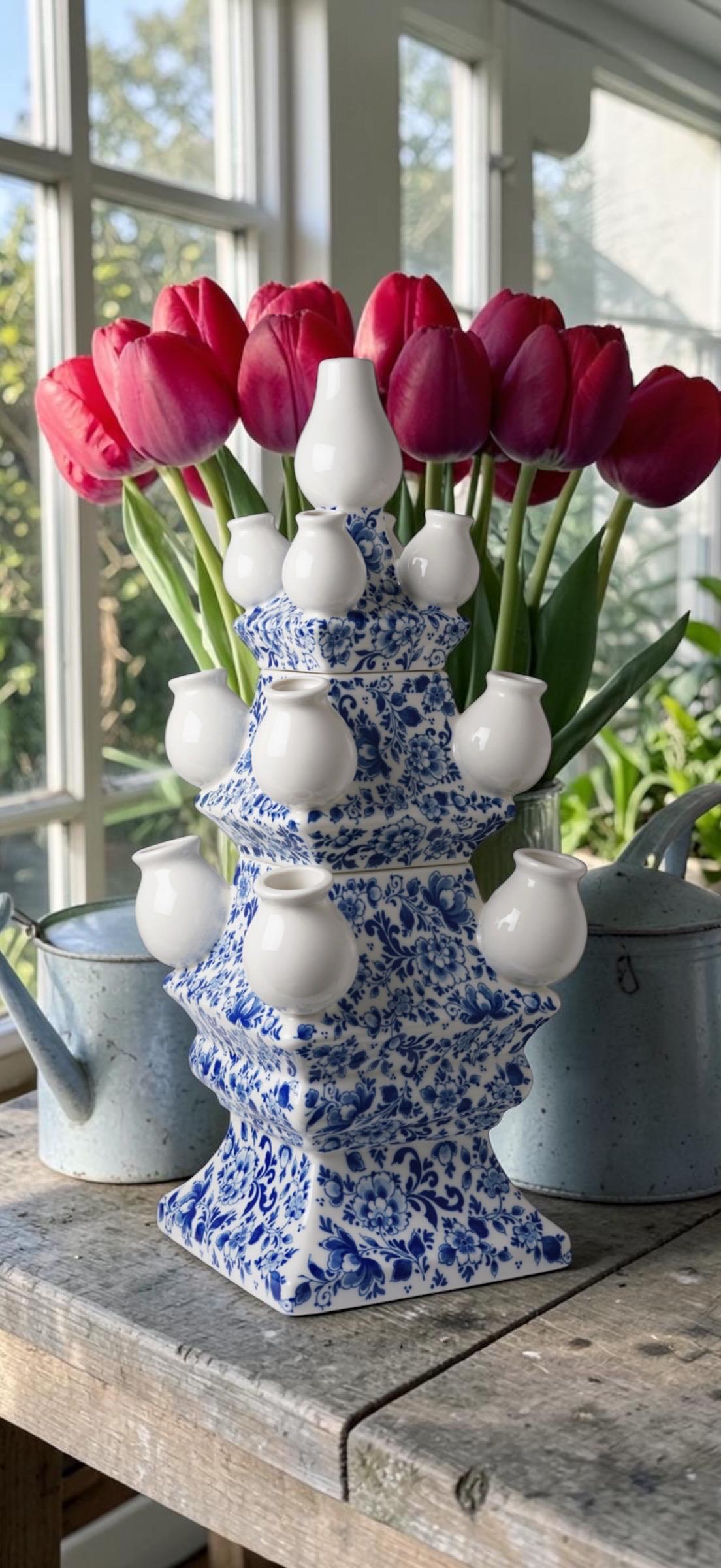 Delft blue Holland Tulip Vase, Dutch, Gallery vase,  vintage, Mint Condition Ceramic