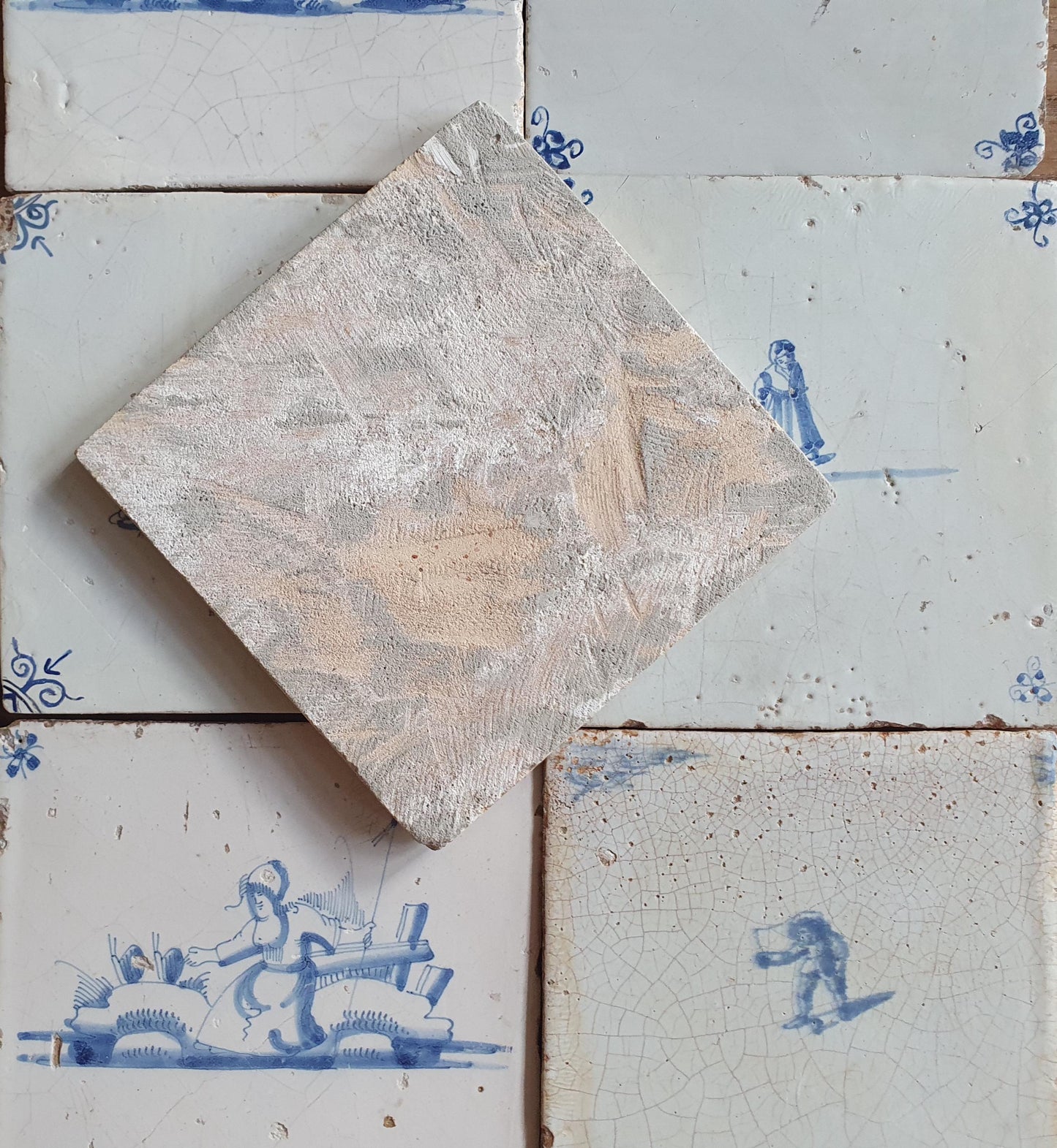 9 x Antique Delft Tiles - 1660-1660 People  Design, Holland.