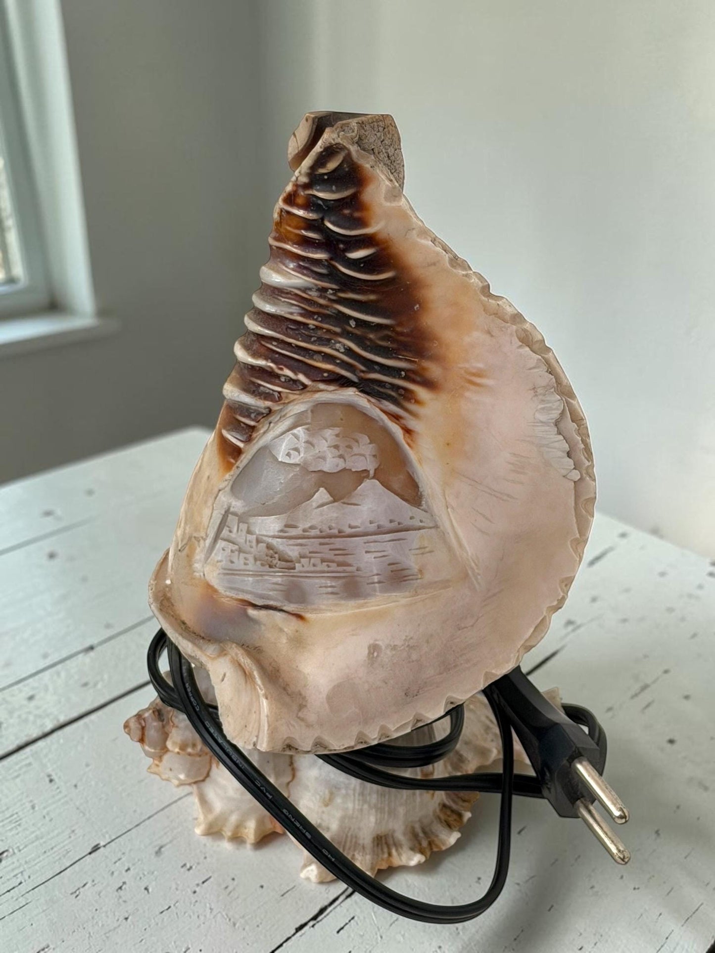 Schelplamp vintage camee lamp gestoken shell lamp
