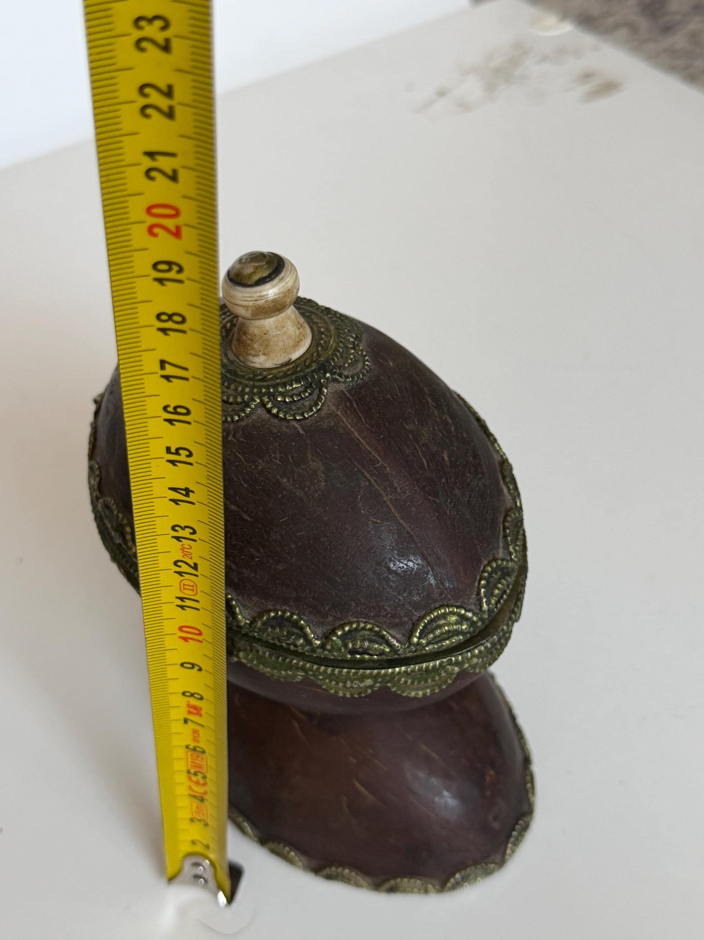 Kokosnootbeker, 19th Century Colonial Coconut Shell Casket with Brass Mounts | c. 1850–1885
