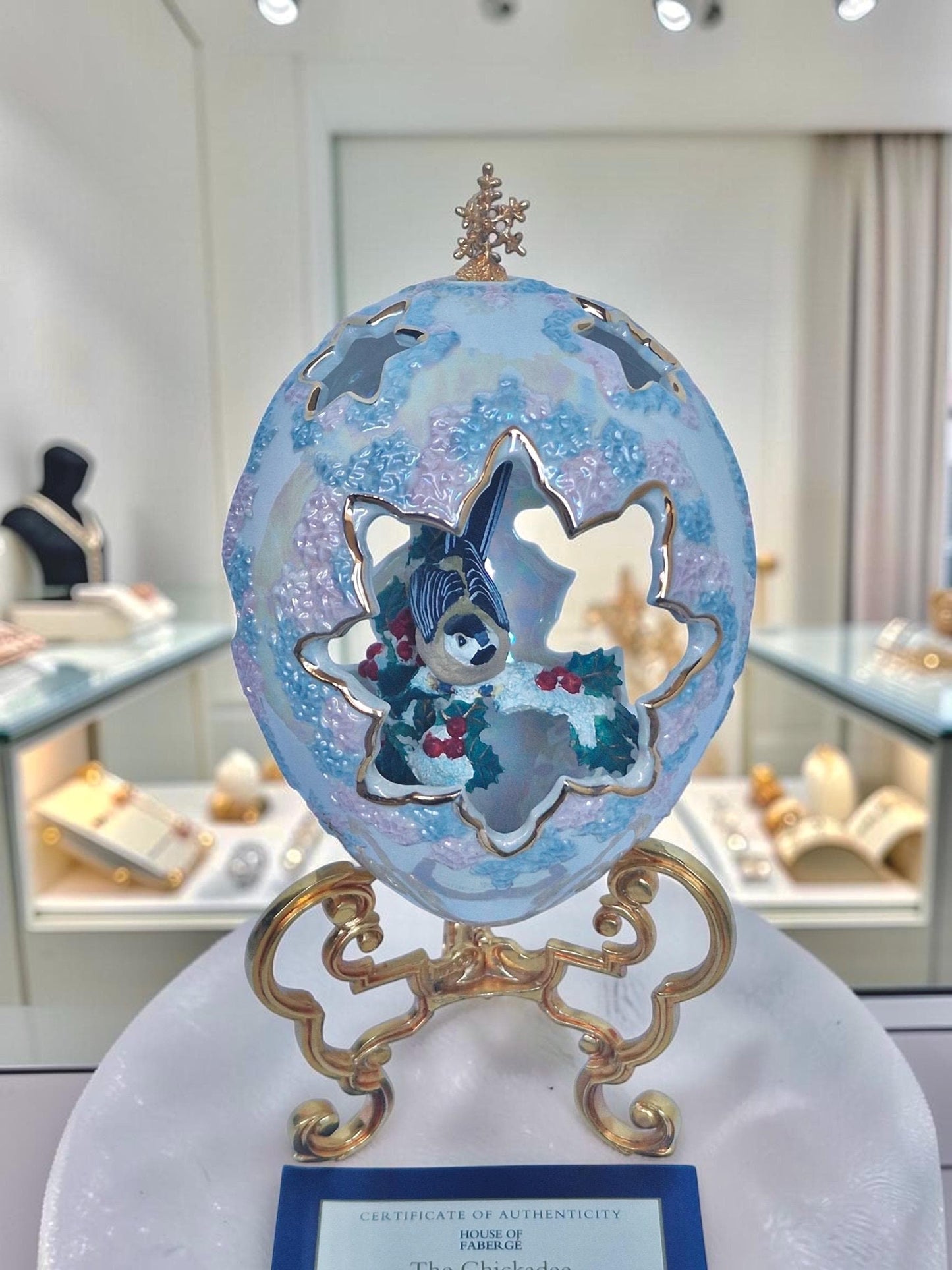 House of Fabergé, Faberge, gilded porcelain large egg w. certificate of authenticity, sweet garden of romance, chickadee, retired, iriserend