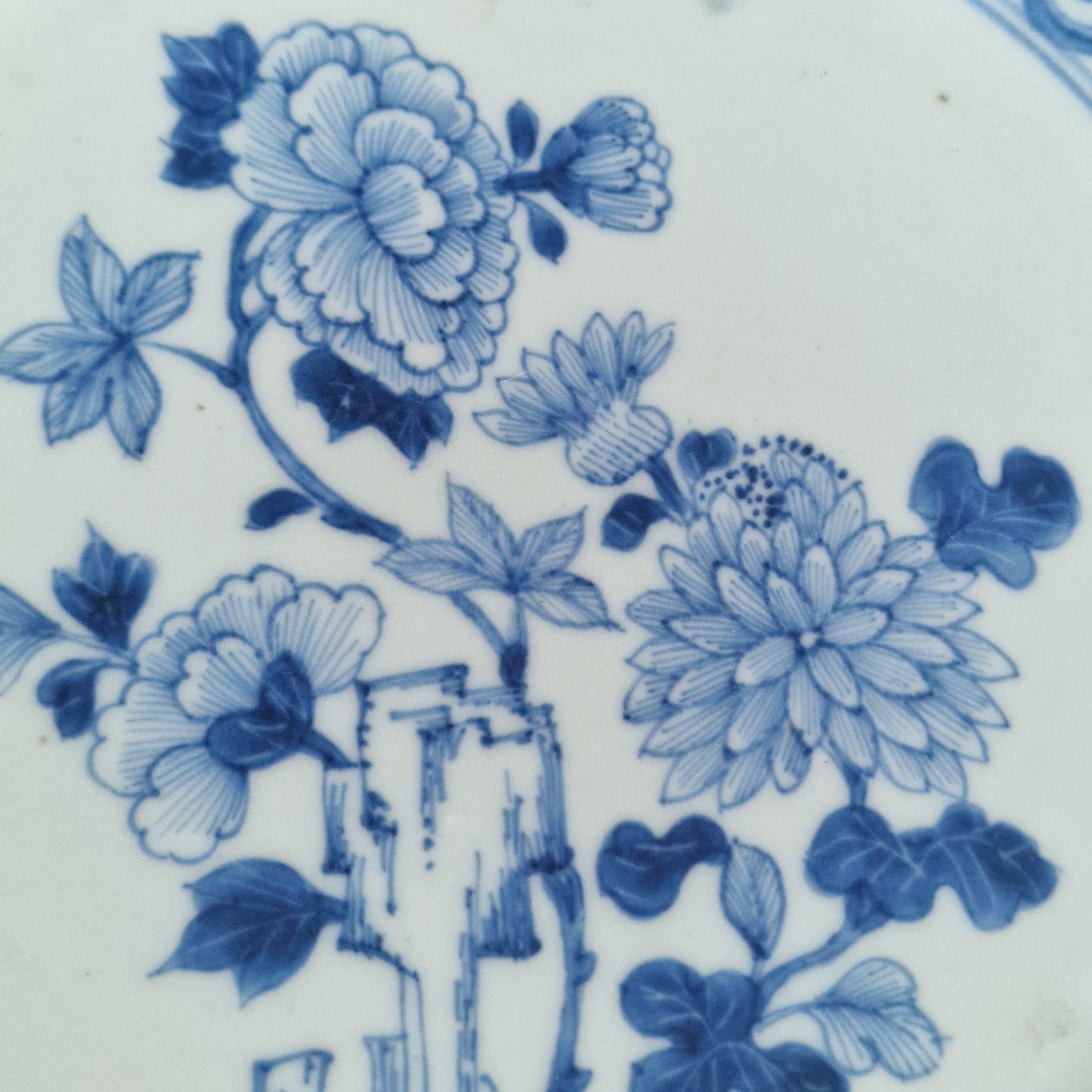 18th Century Chinese Export Porcelain Plate – Qianlong ca. 1760–1790 – Hand-Painted Blue & White