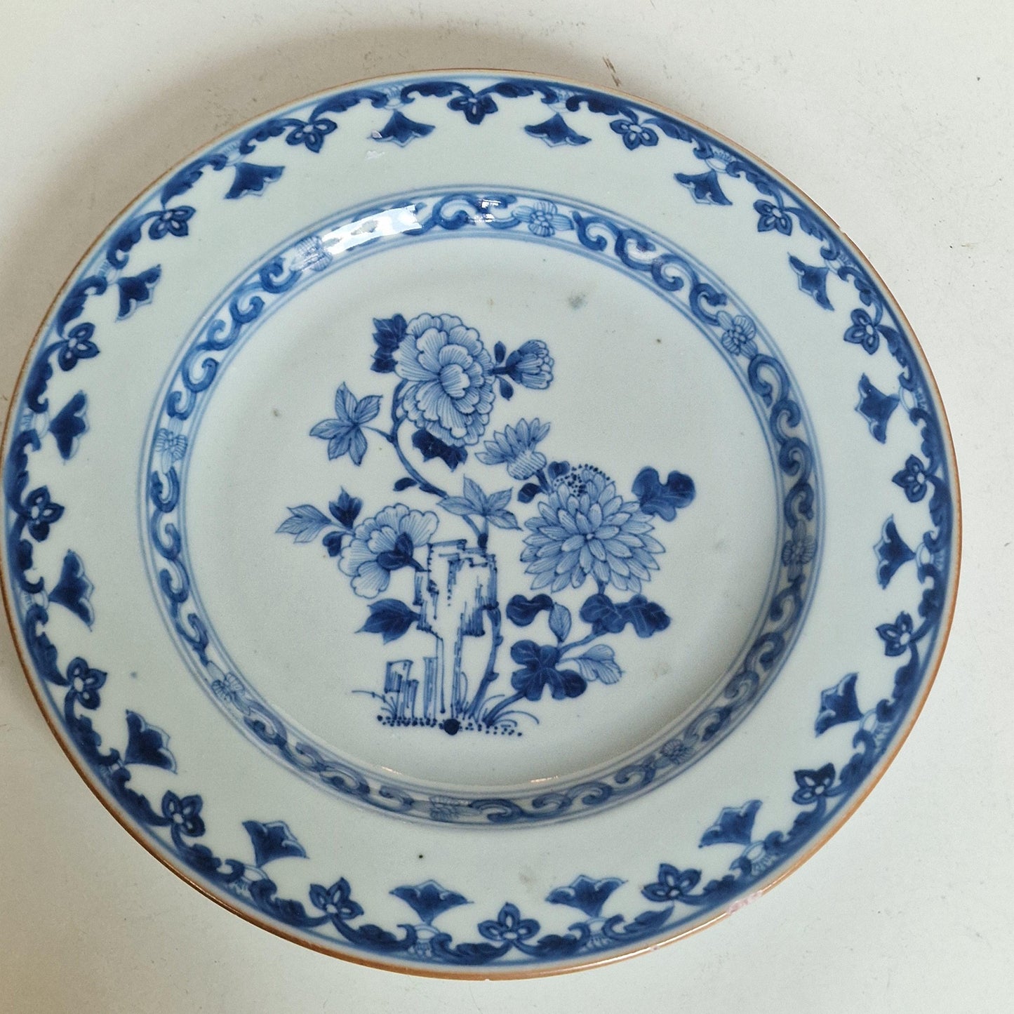 18th Century Chinese Export Porcelain Plate – Qianlong ca. 1760–1790 – Hand-Painted Blue & White