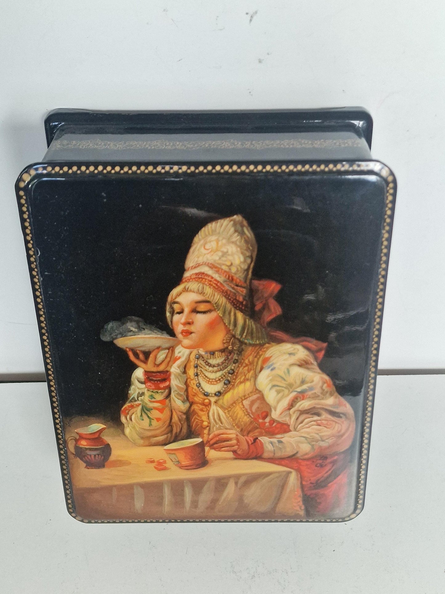 Teaparty - Rozhkov - Large Russian Fedoskino school, xl  lacquer box by A.A. Rozhkov, title: tea party - c. 2000