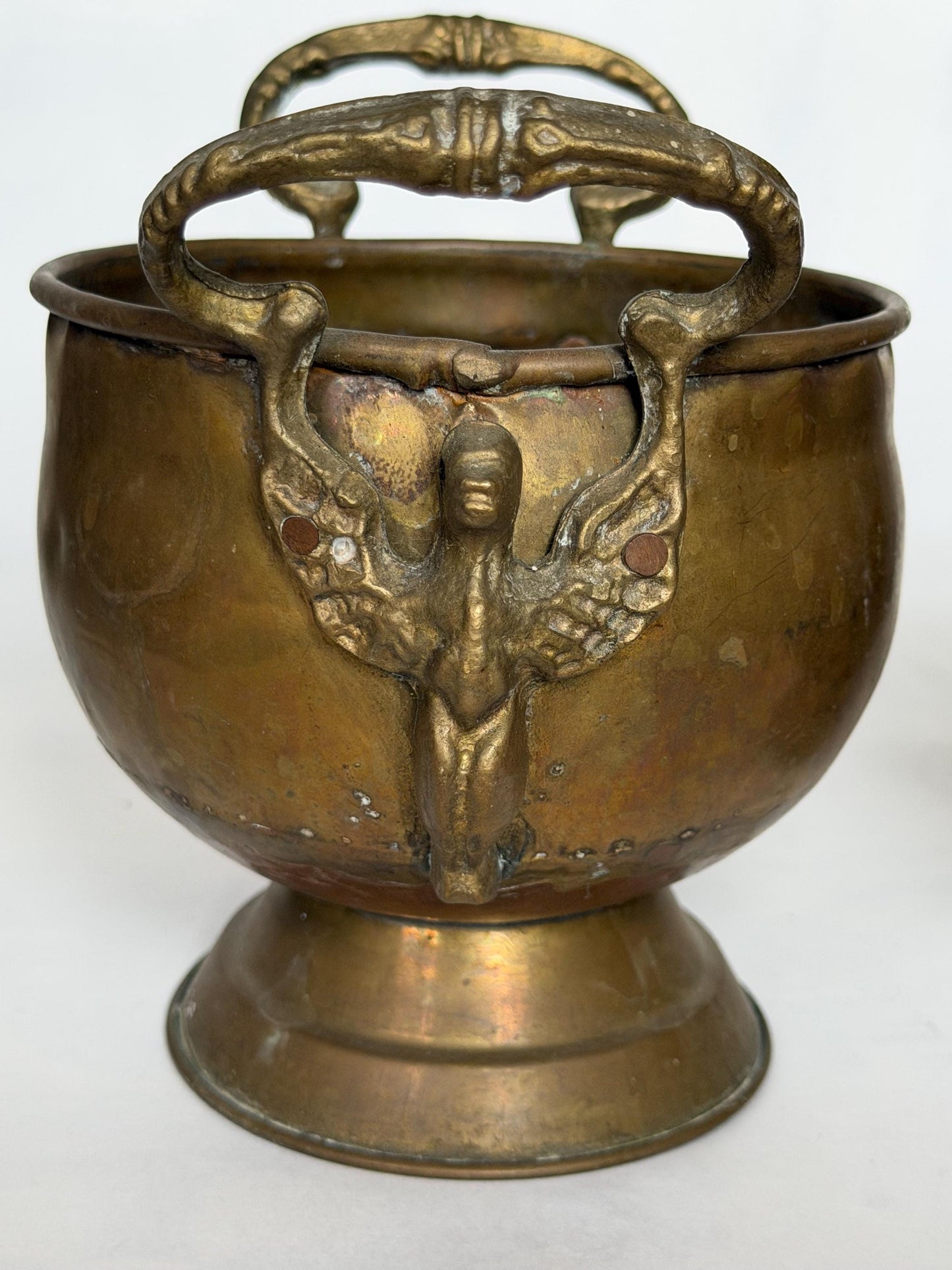 Antique Pair of Art Nouveau Cachepots with Mythical Winged Siren Handles c.1900–1920, set planters in red and yellow copper and brass