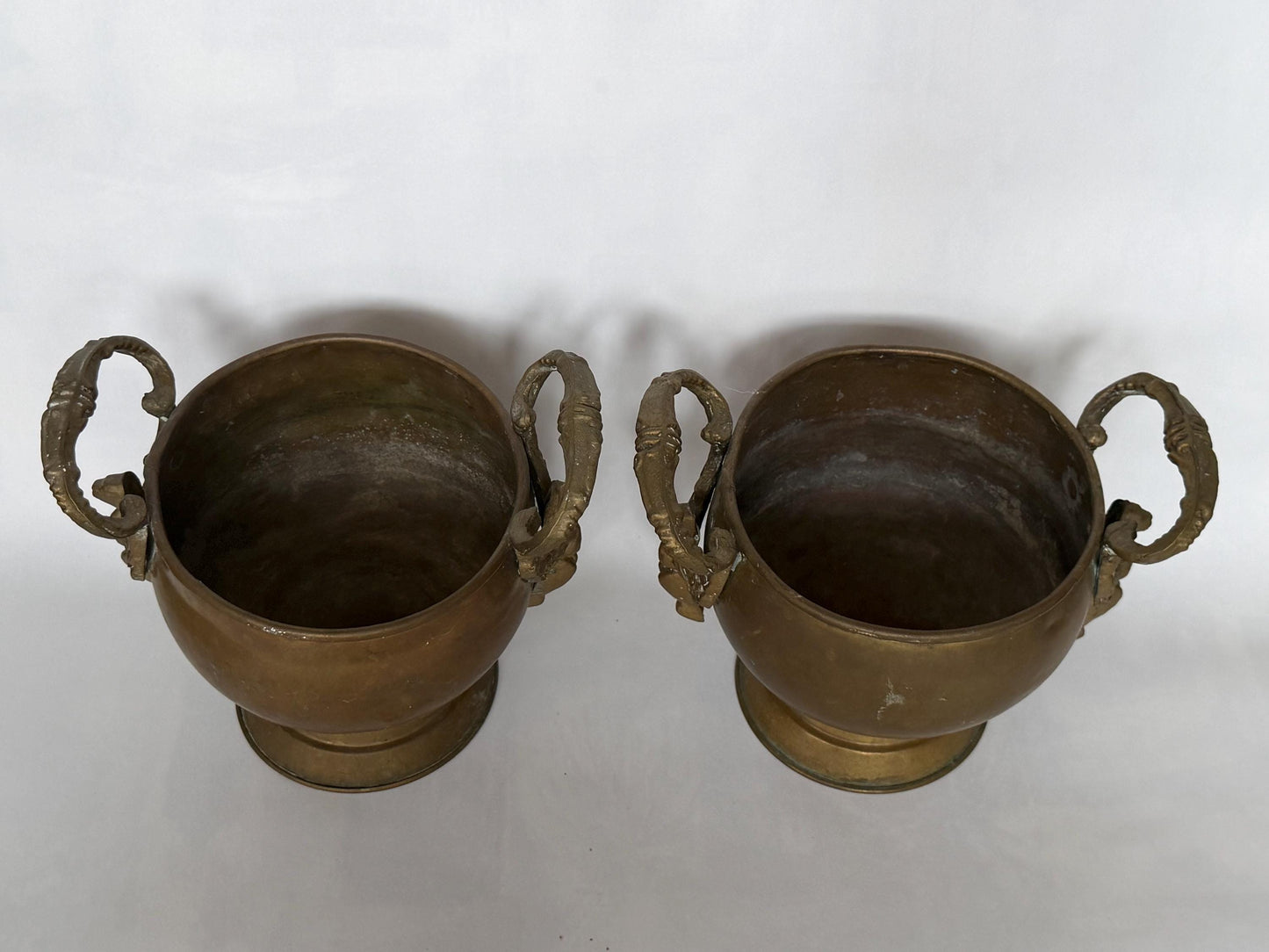Antique Pair of Art Nouveau Cachepots with Mythical Winged Siren Handles c.1900–1920, set planters in red and yellow copper and brass