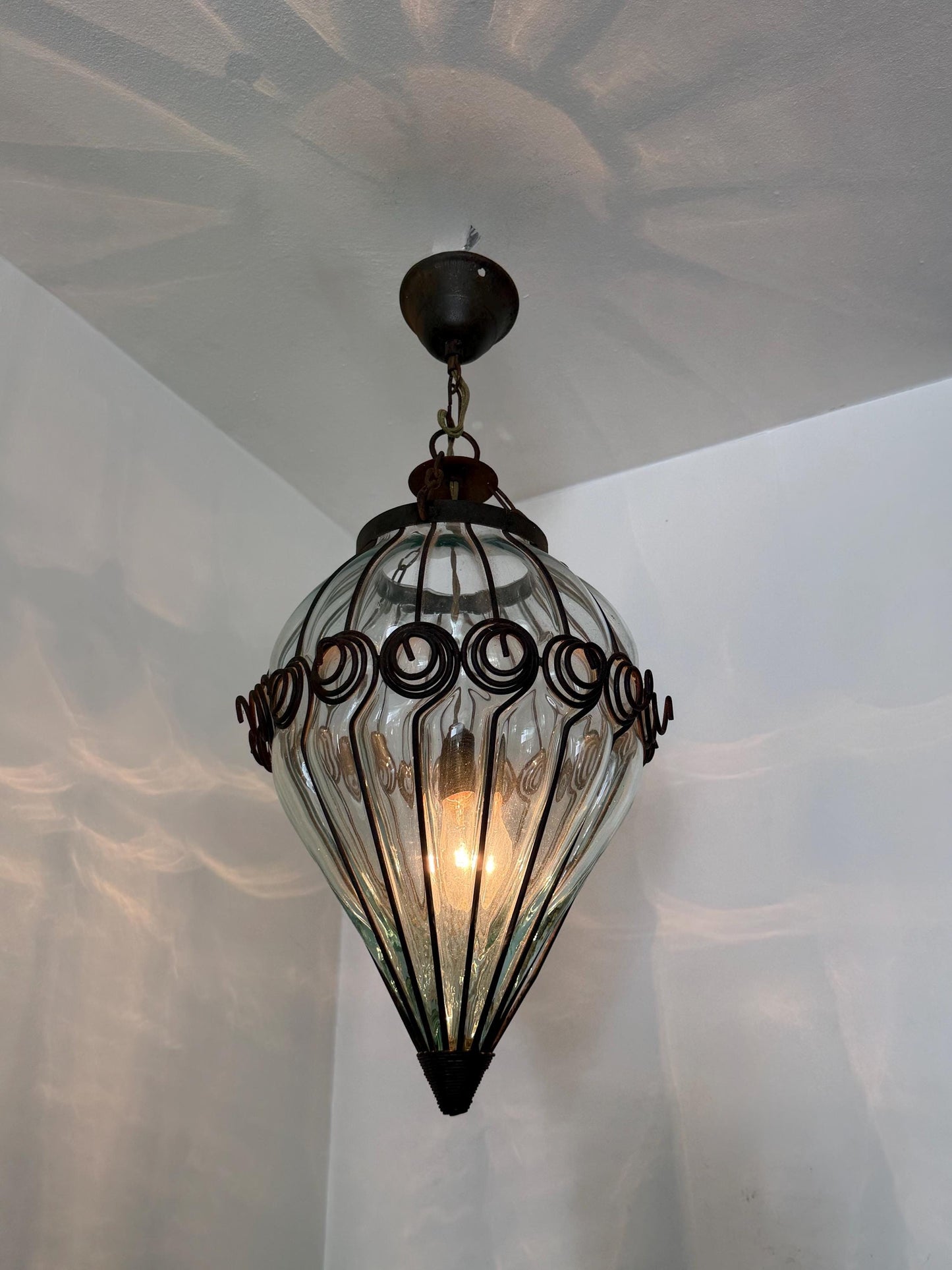 venezian vintage mouthblown glass ceiling lamp. veneziaanse oude hanglamp